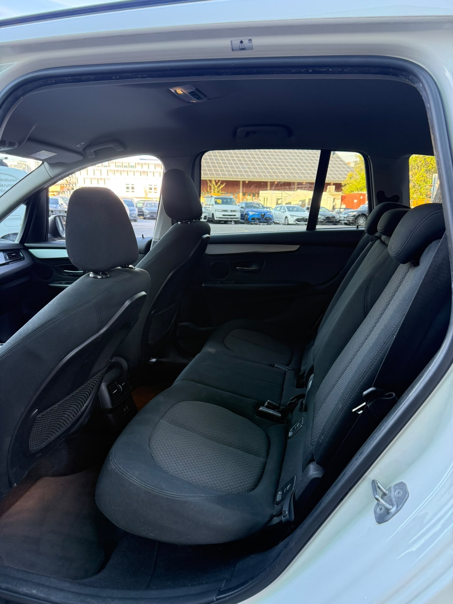 BMW 216d Gran Tourer-image-14