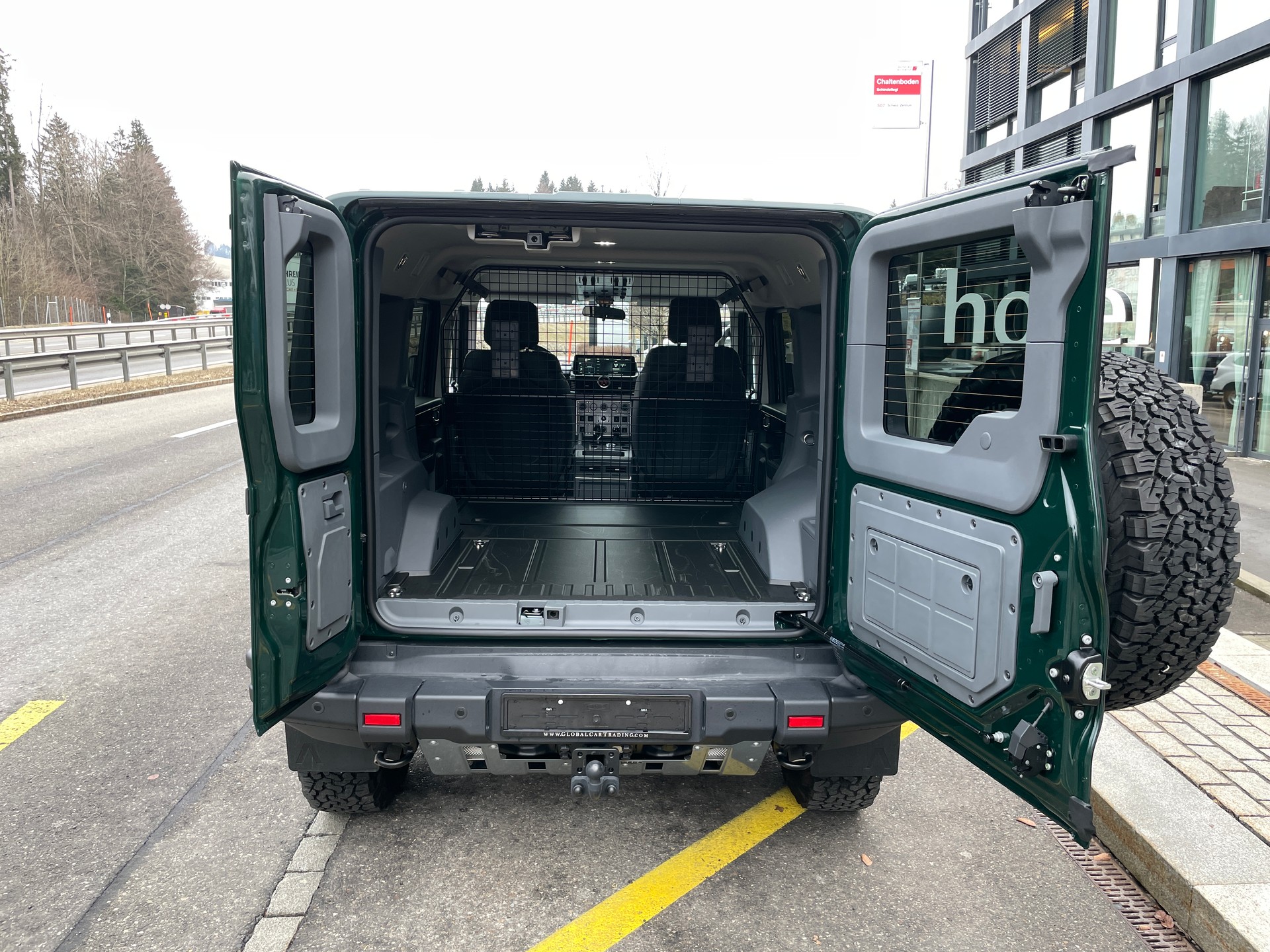 INEOS Grenadier 3.0D Utility Wagon 2-Sitz-image-8