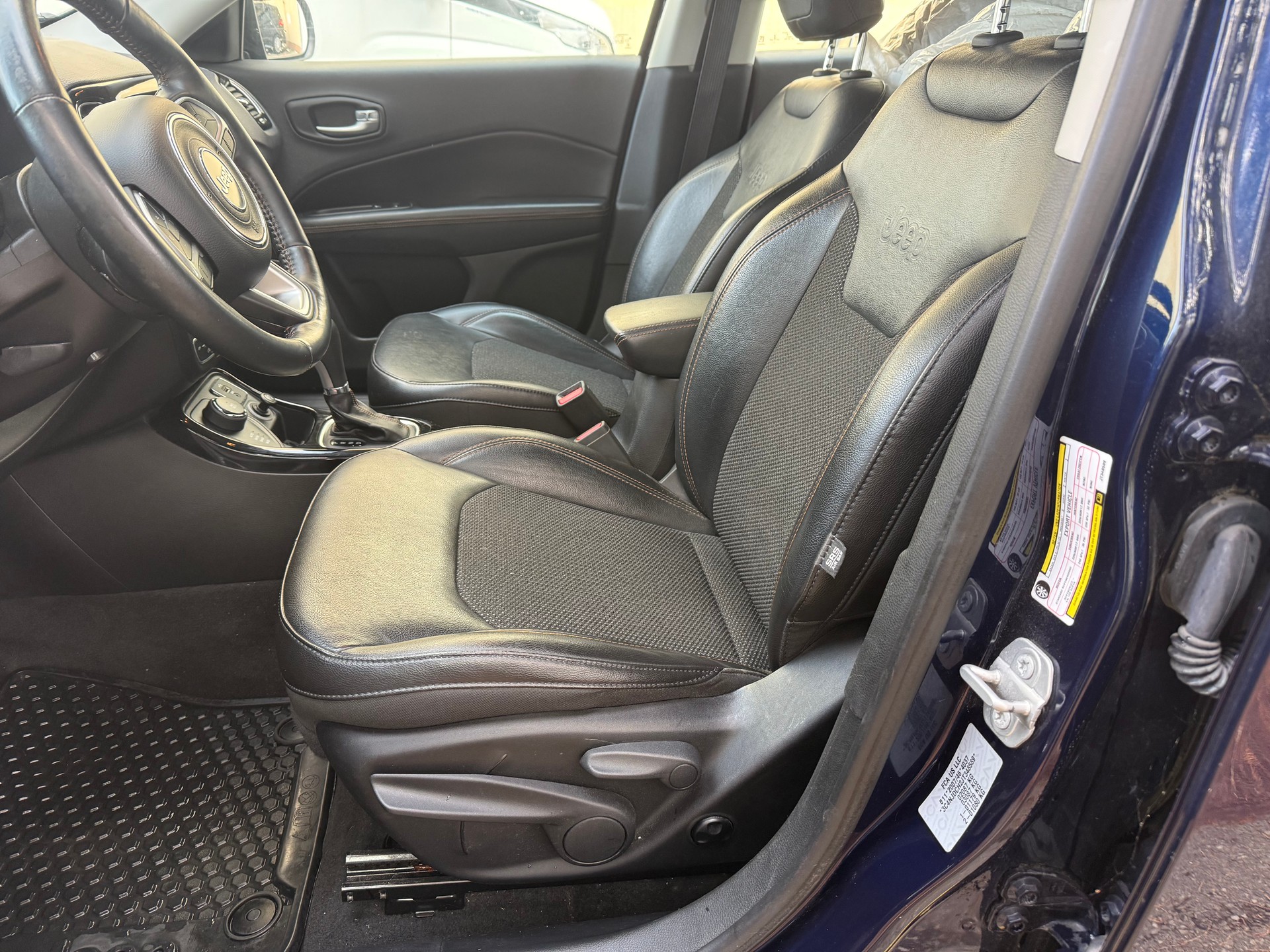 JEEP Compass 1.4 Turbo Freedom AWD 9ATX-image-6