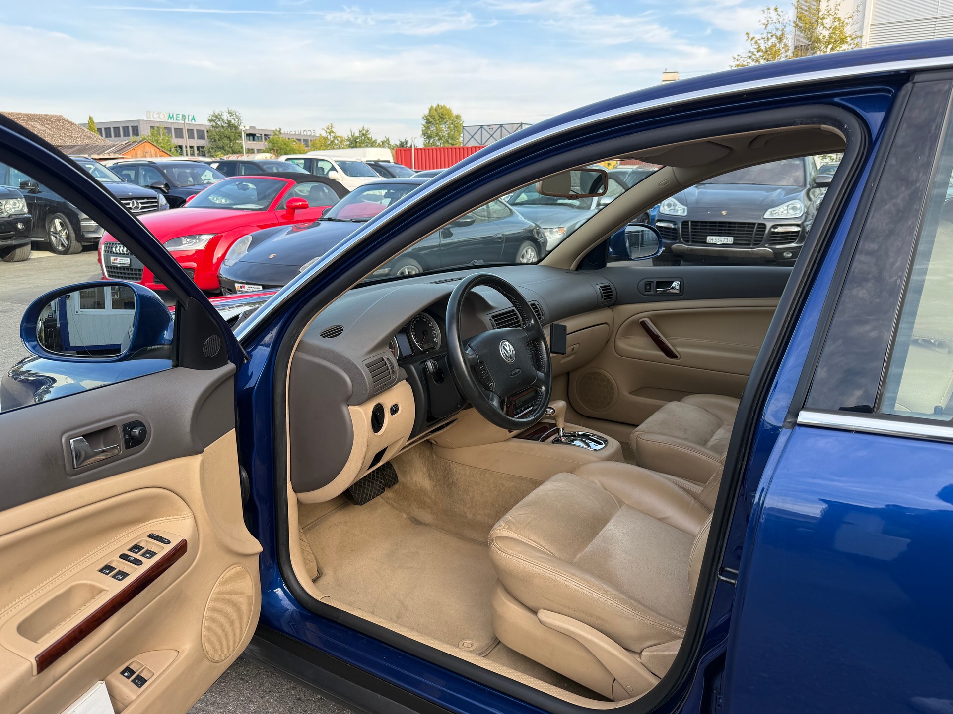 VW Passat 2.8 V6 4Motion Highline Automatik / Frisch ab MFK 09.2026 / Servicegepflegt / Navi / Leder/Alcantara / Sitzheizung-image-9