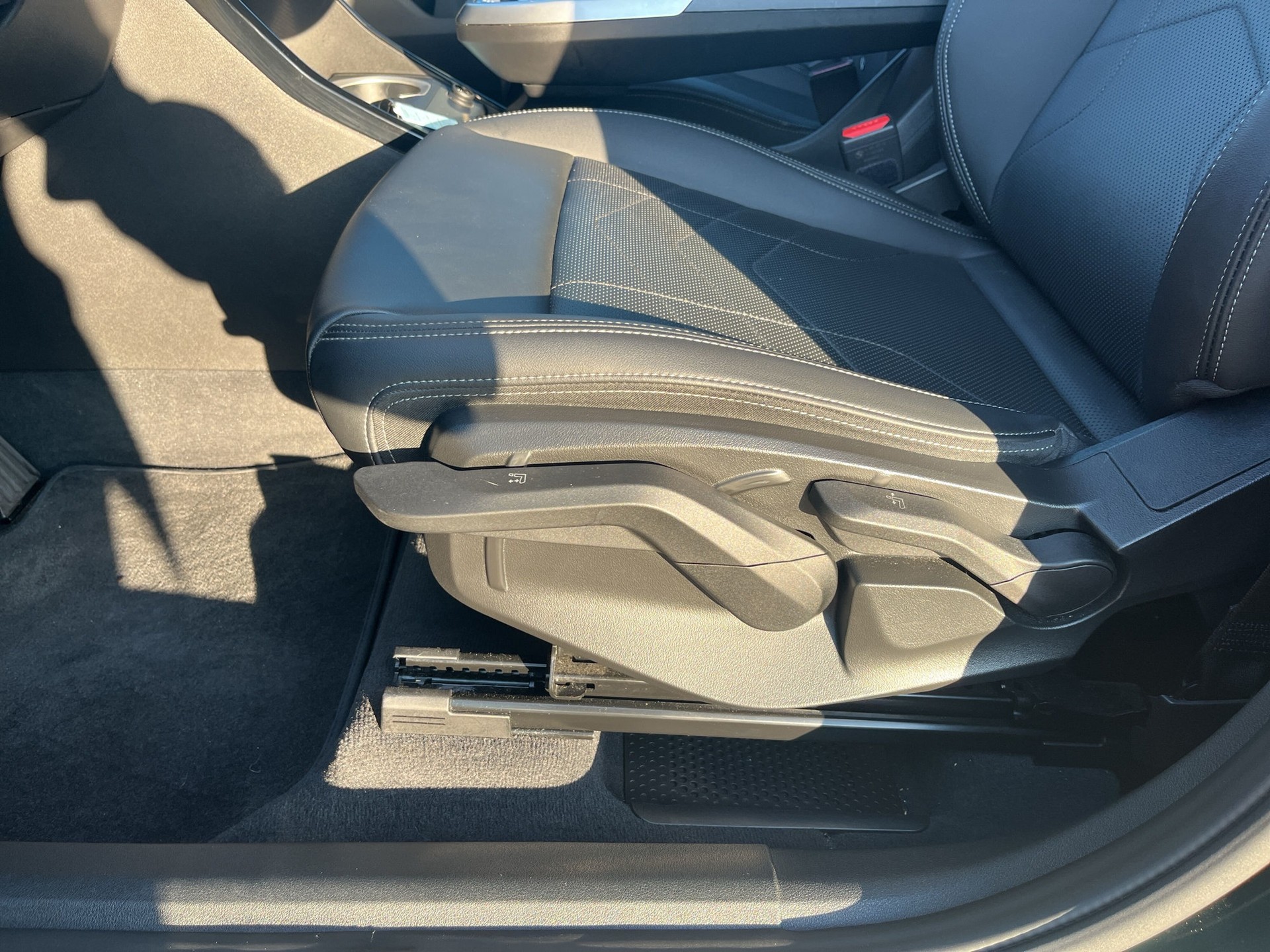 BMW X1 sDrive 18i xLine-image-16