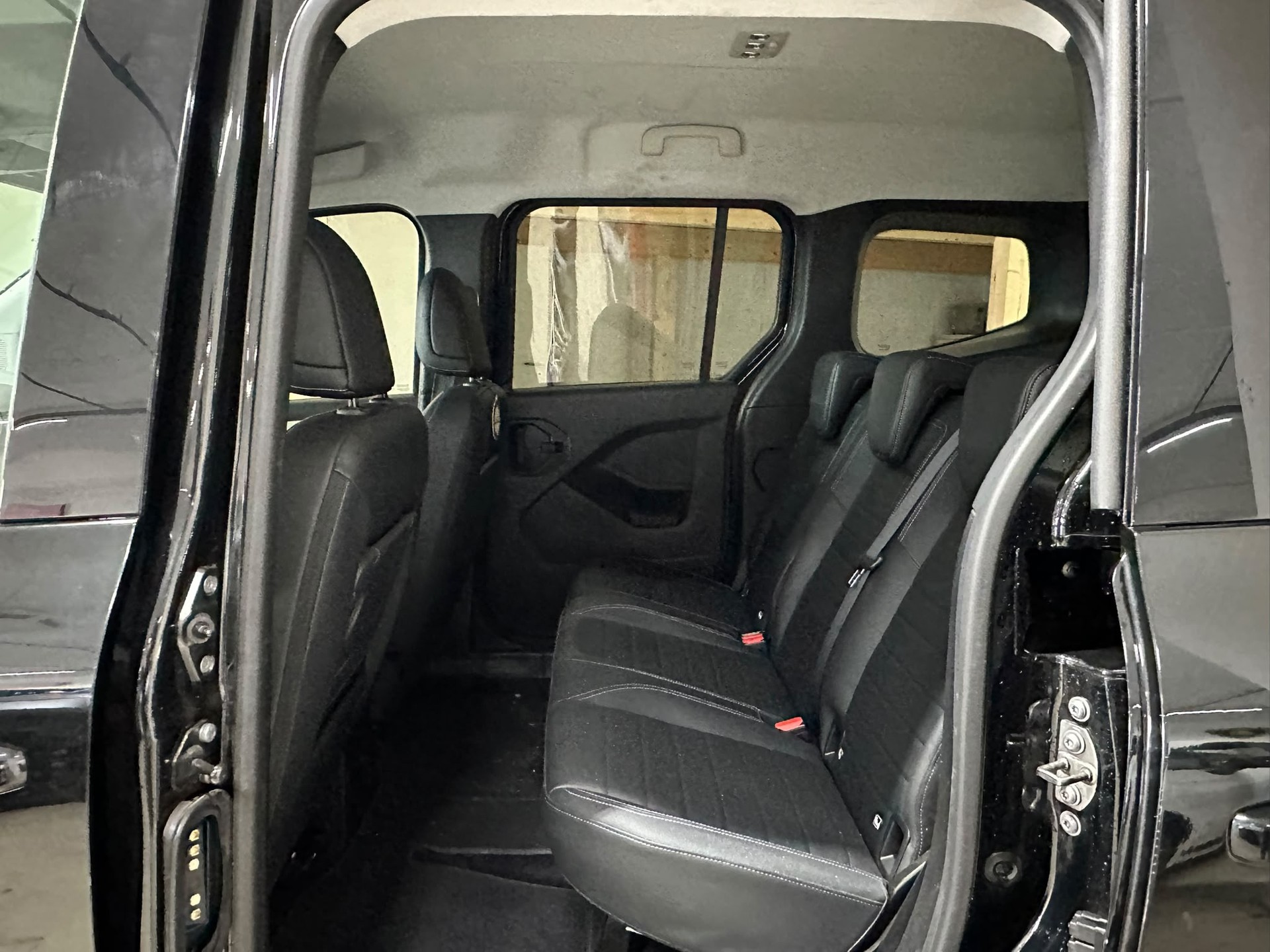 MERCEDES-BENZ T-Klasse 180D Style Automat-image-9