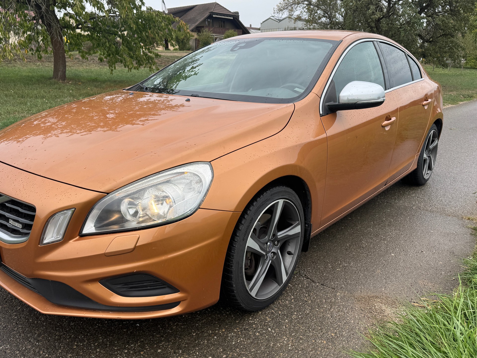 VOLVO S60 T5 R-Design-image-2