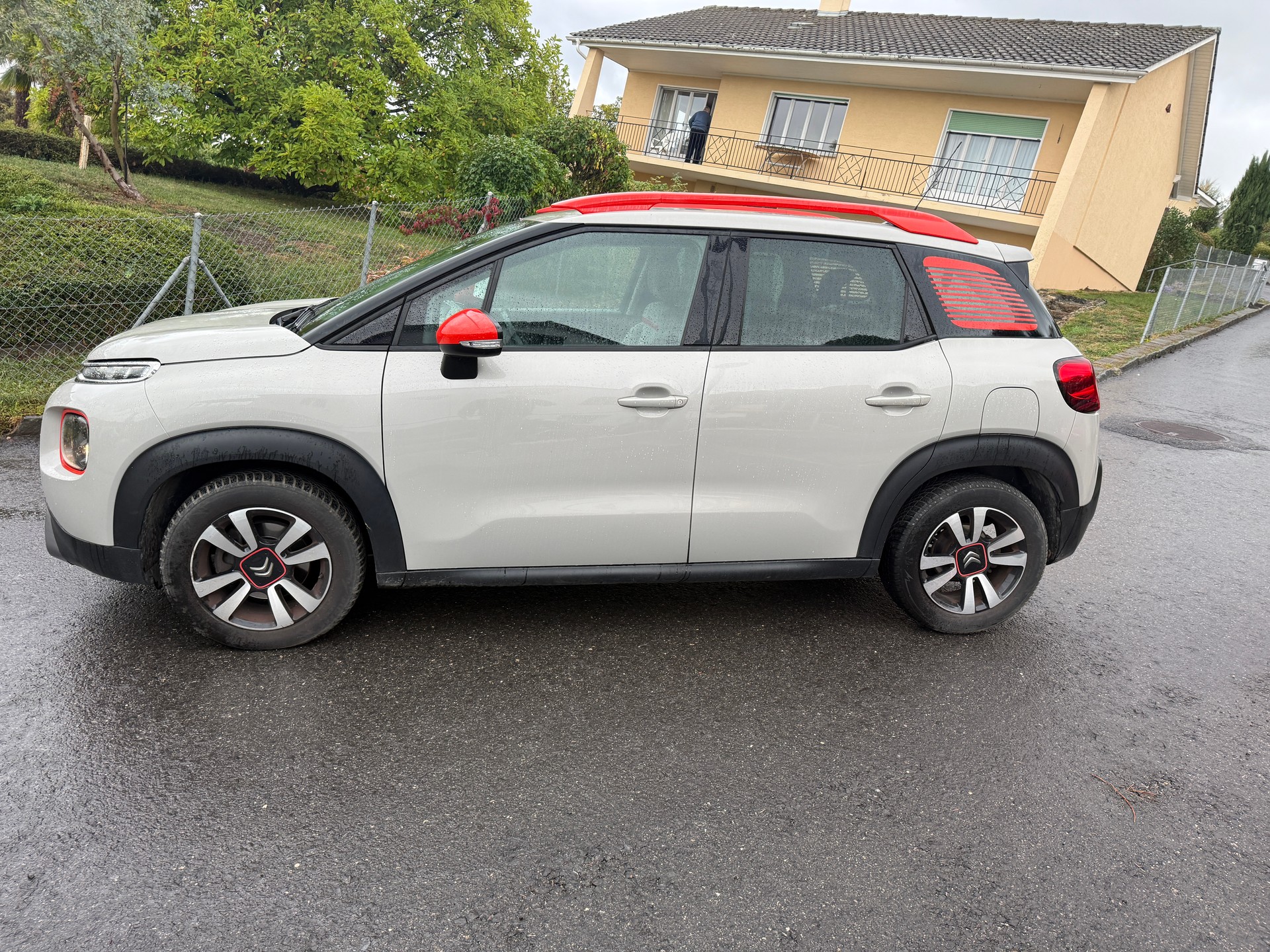 CITROEN C3 Aircross 1.2i PureTech Shine EAT-image-5
