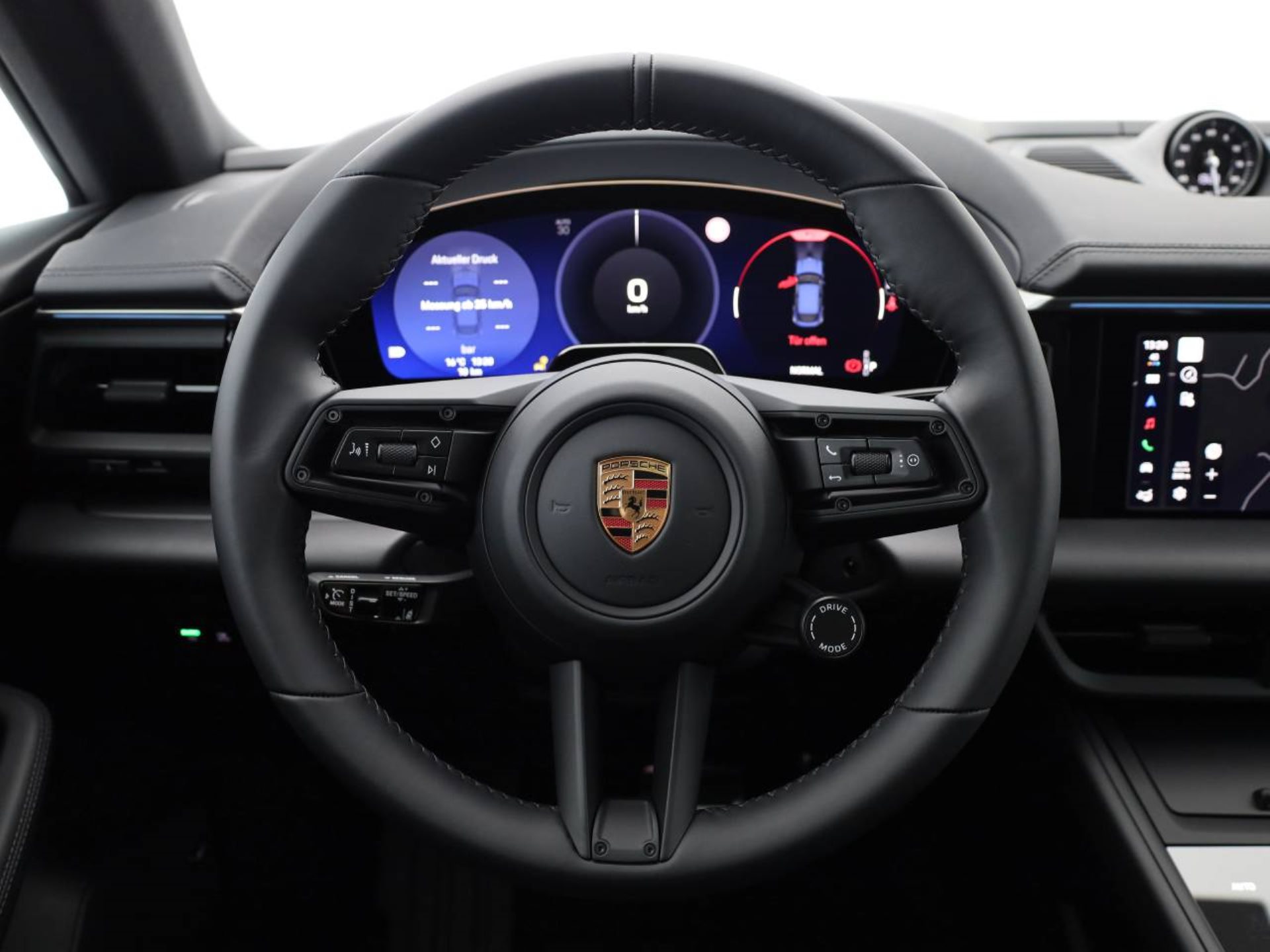 PORSCHE Macan 4S-image-9