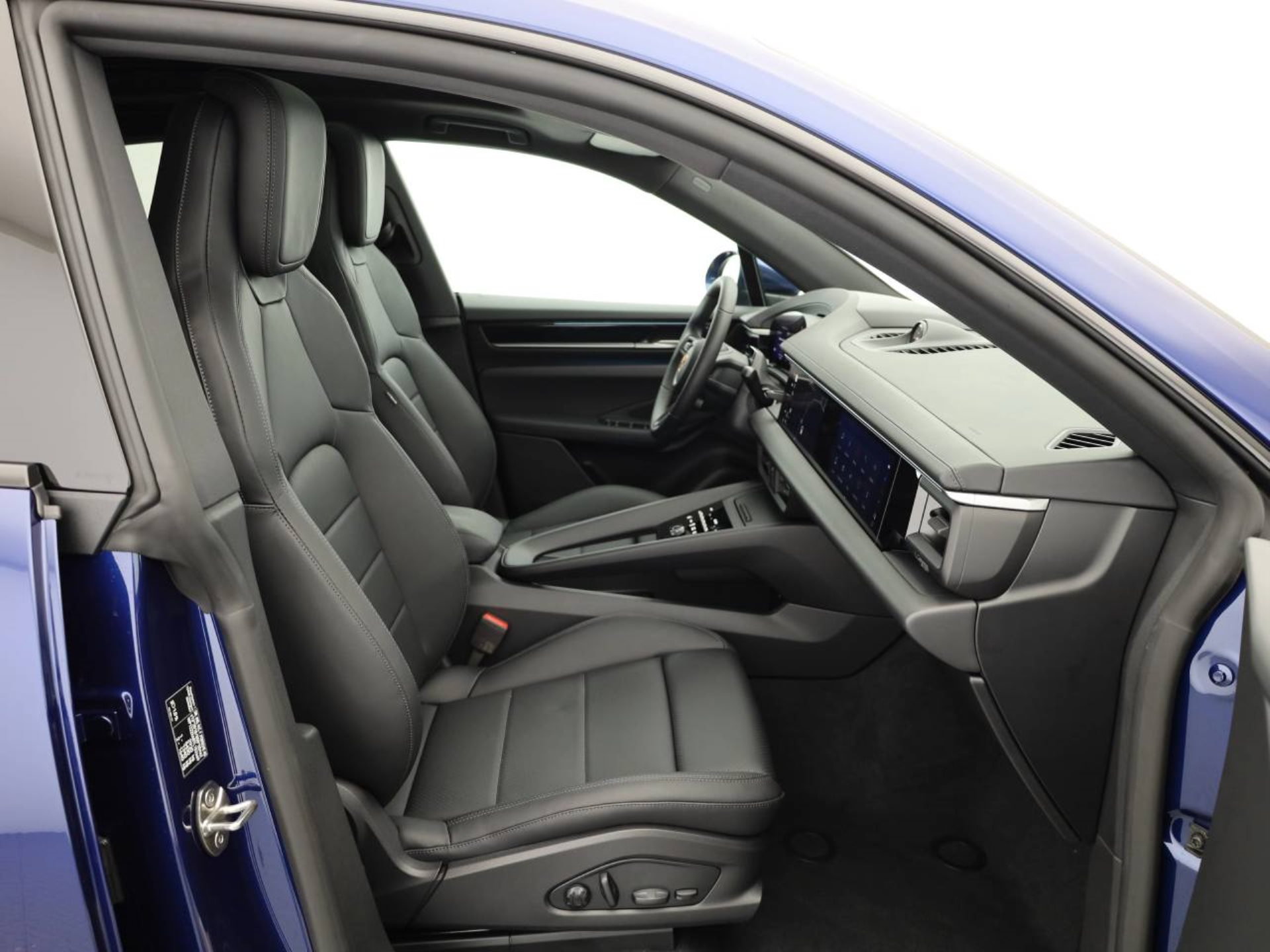 PORSCHE Macan 4S-image-12