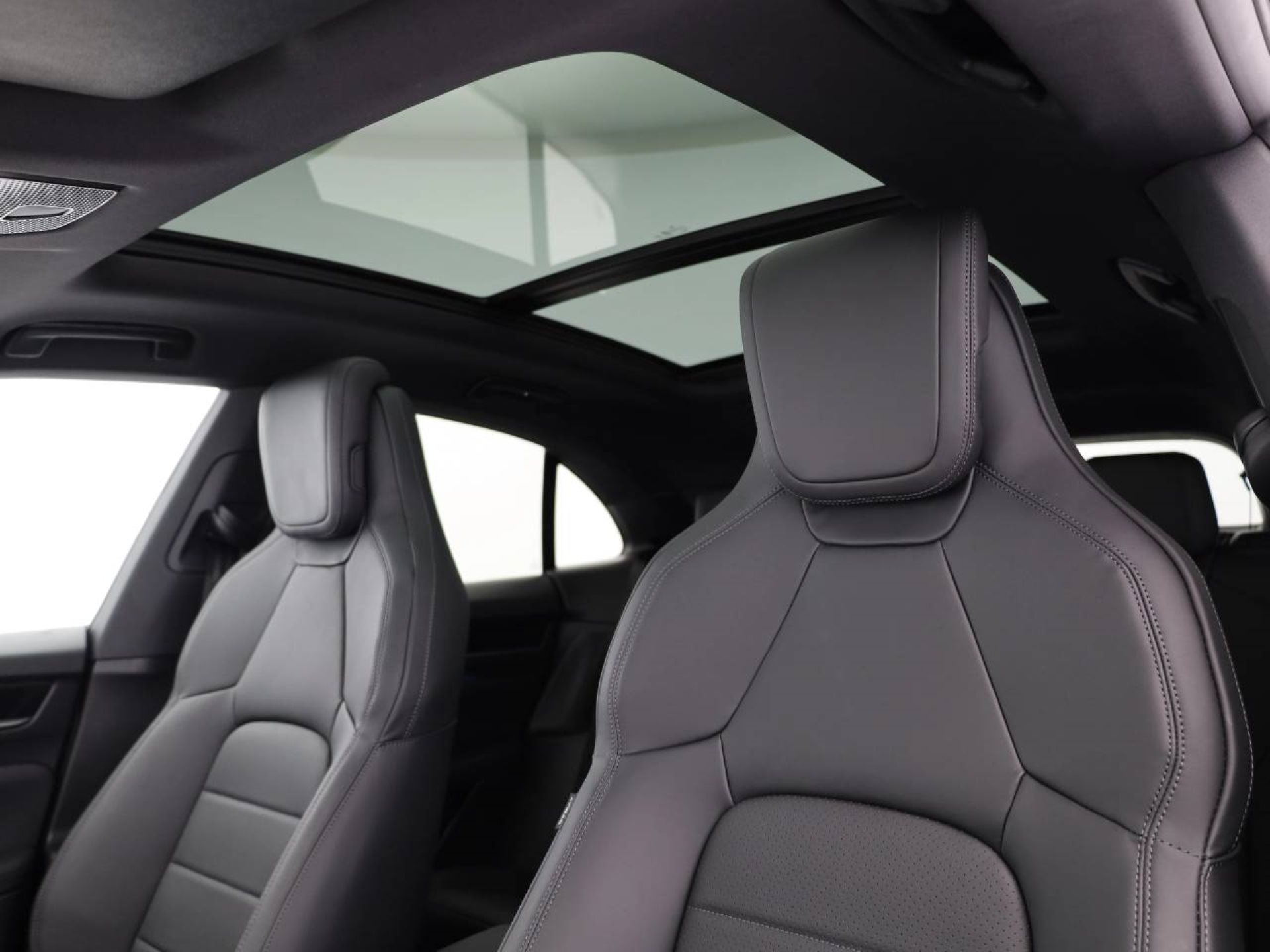 PORSCHE Macan 4S-image-16