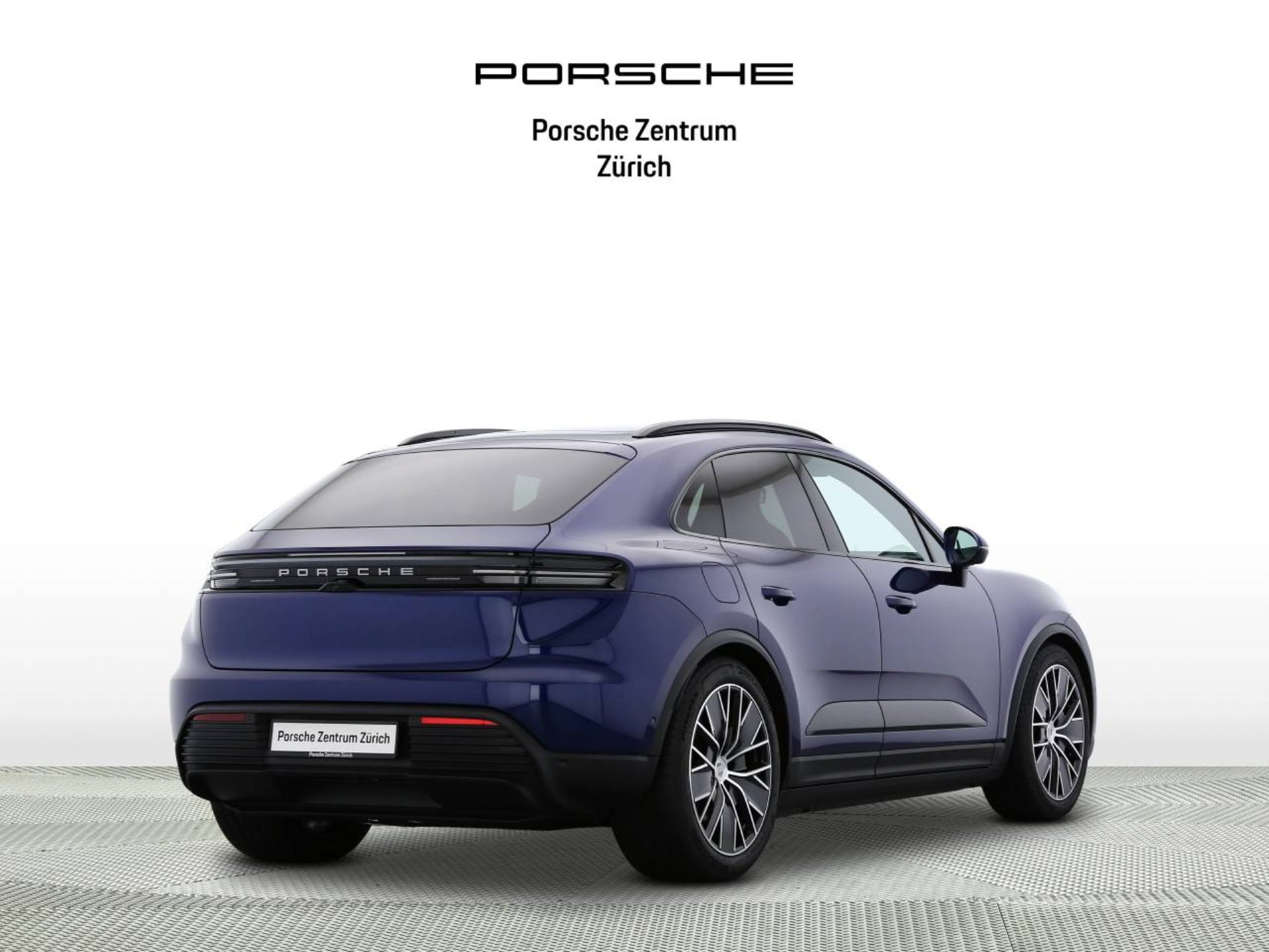 PORSCHE Macan 4S-image-2