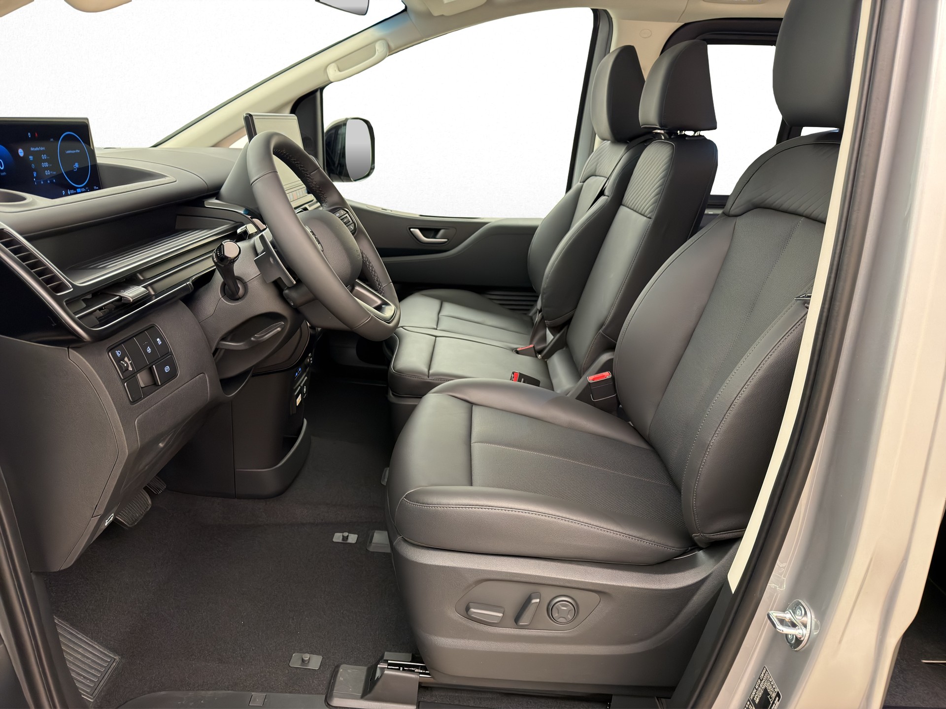 HYUNDAI Staria Wagon 84 kWh Vertex-image-6
