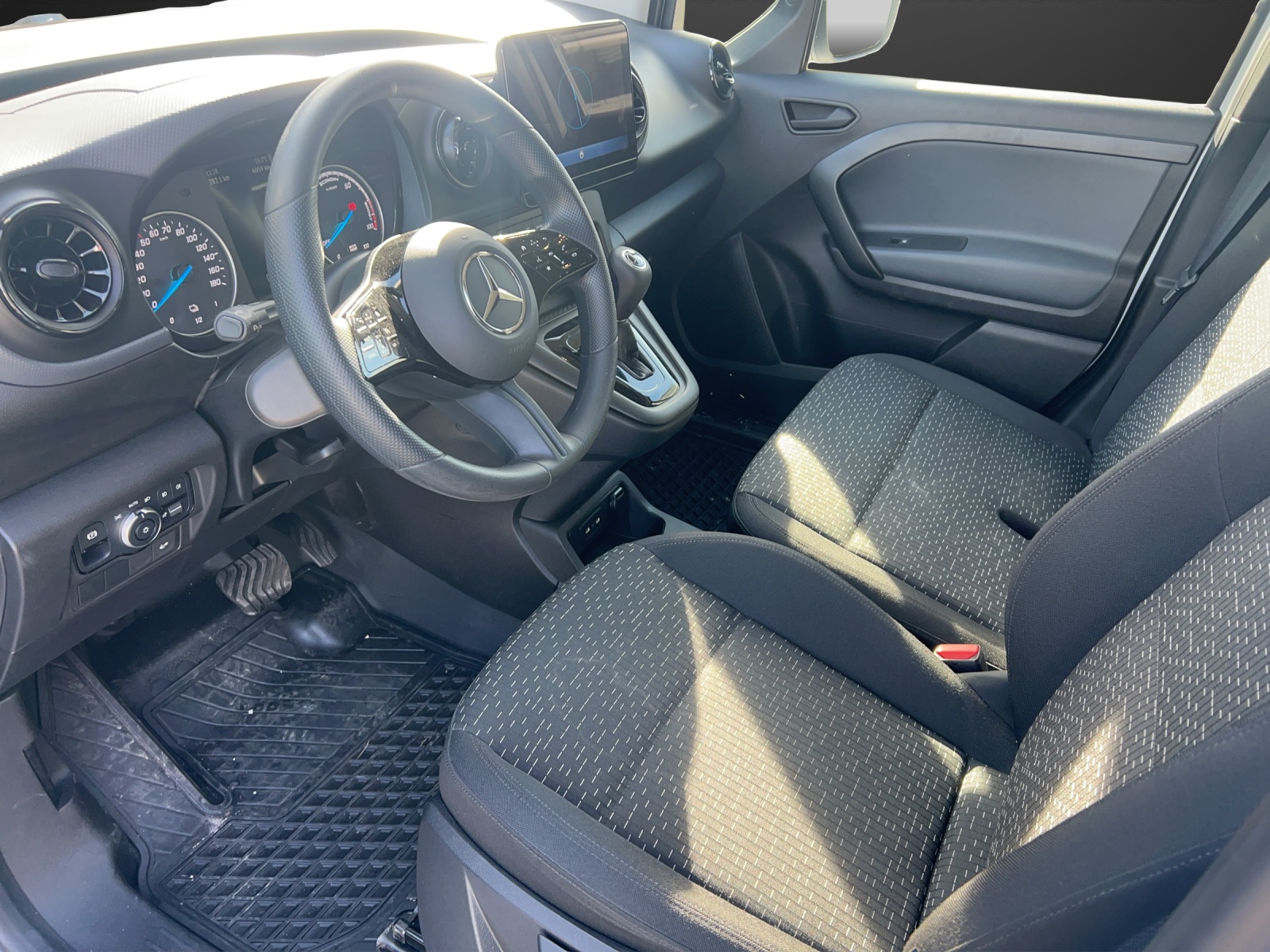 MERCEDES-BENZ eCitan 45kWh Pro-image-2