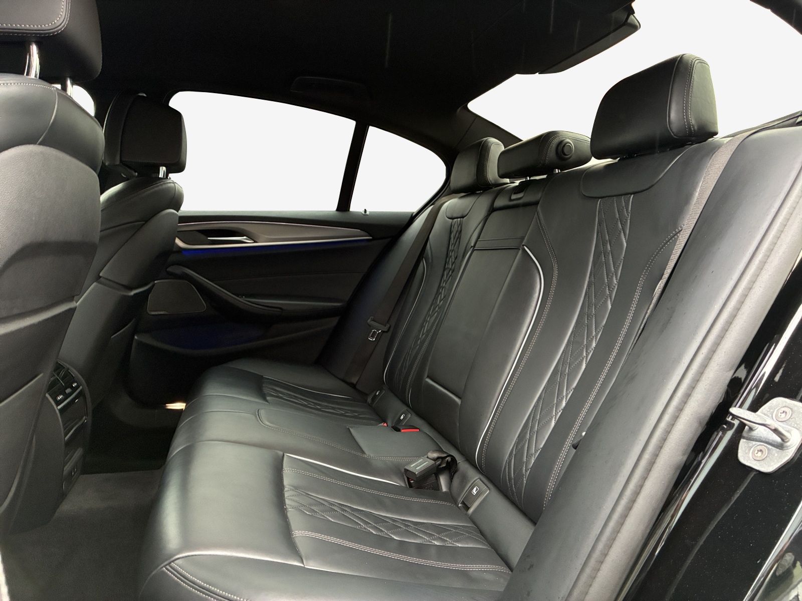 BMW 530e xDrive Pure M Sport Edition Steptronic-image-11