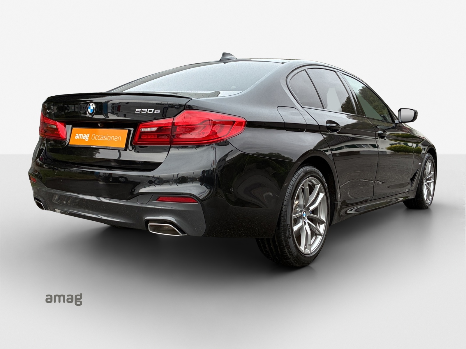 BMW 530e xDrive Pure M Sport Edition Steptronic-image-4