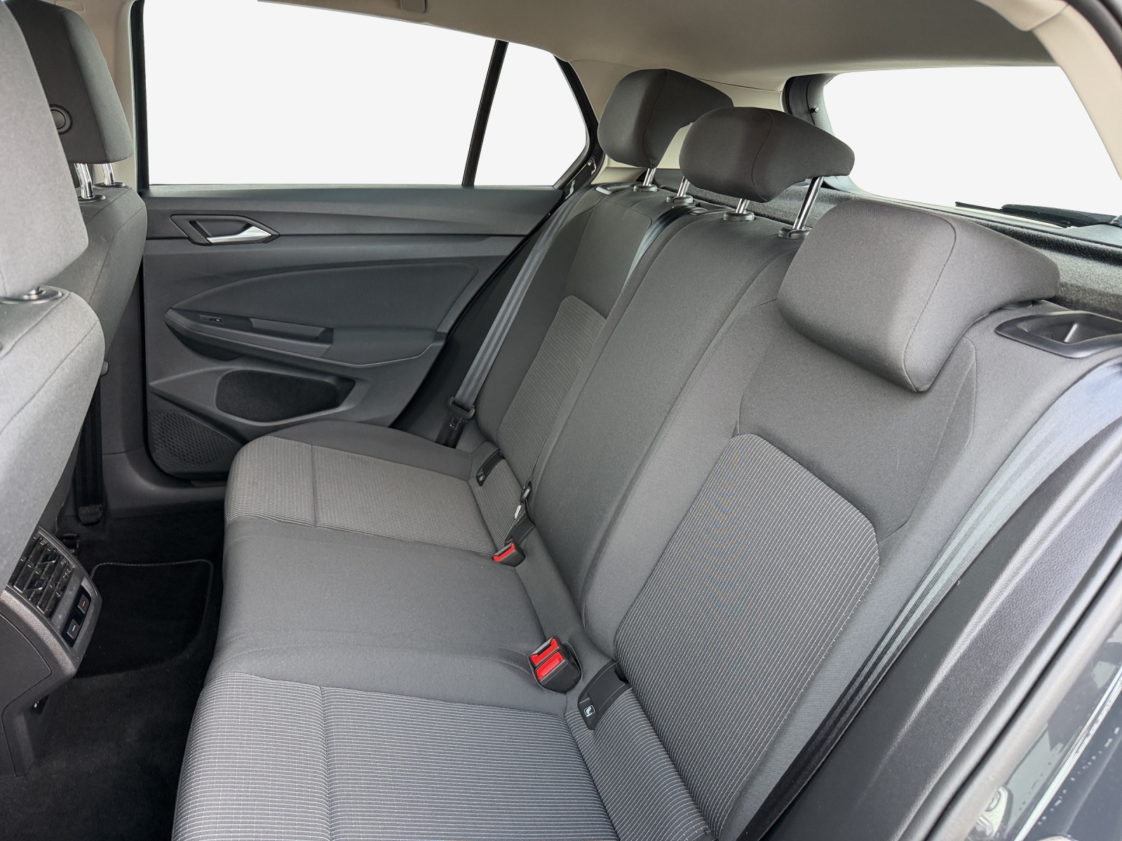 VW Golf 1.0 TSI Value-image-11