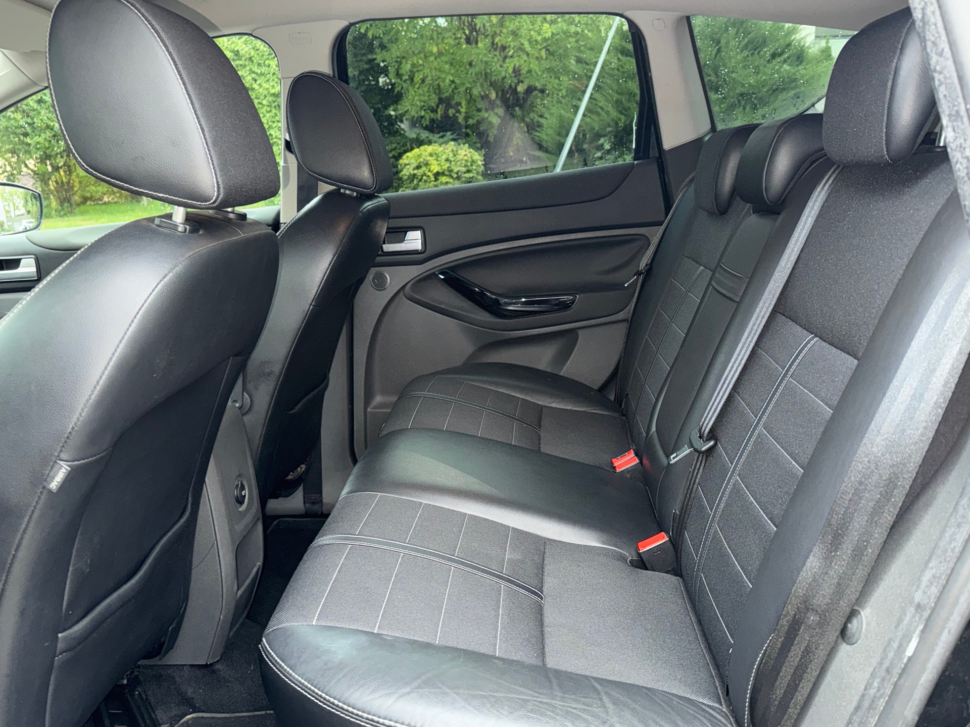 FORD Kuga 2.0 TDCi Titanium 4WD PowerShift-image-9