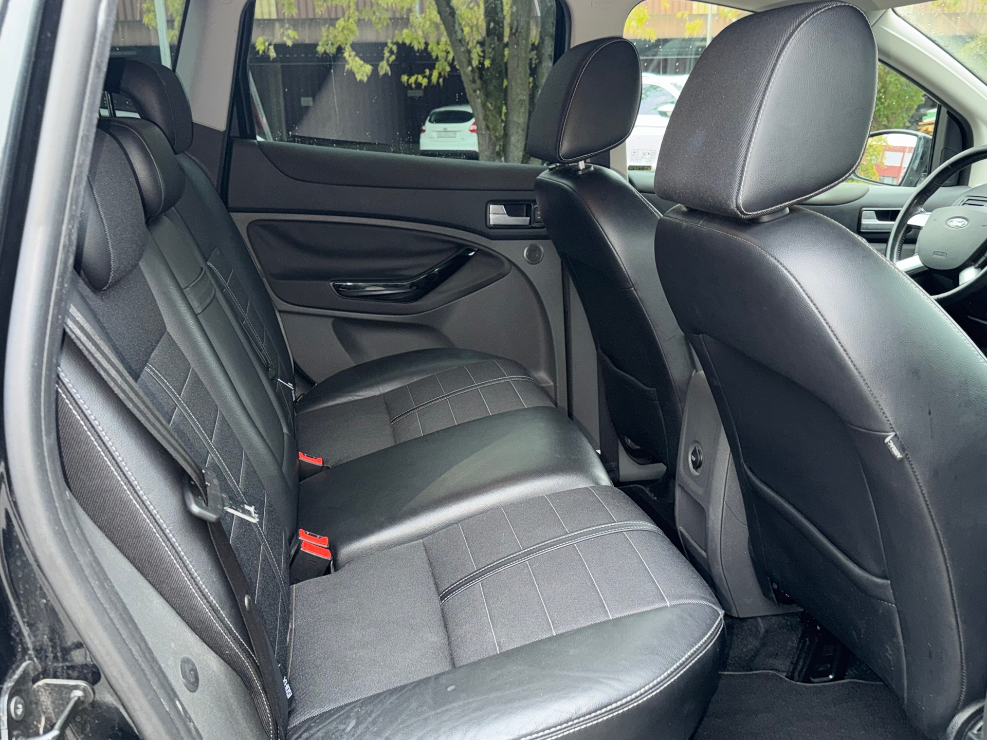 FORD Kuga 2.0 TDCi Titanium 4WD PowerShift-image-11