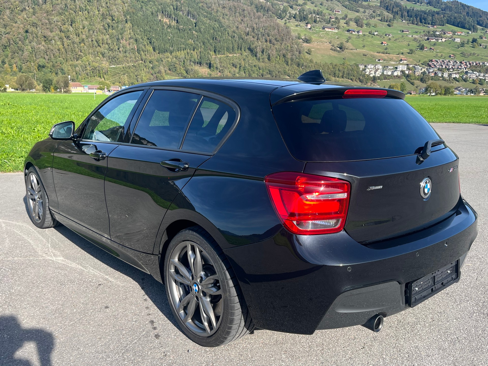 BMW M135i xDrive Steptronic-image-13