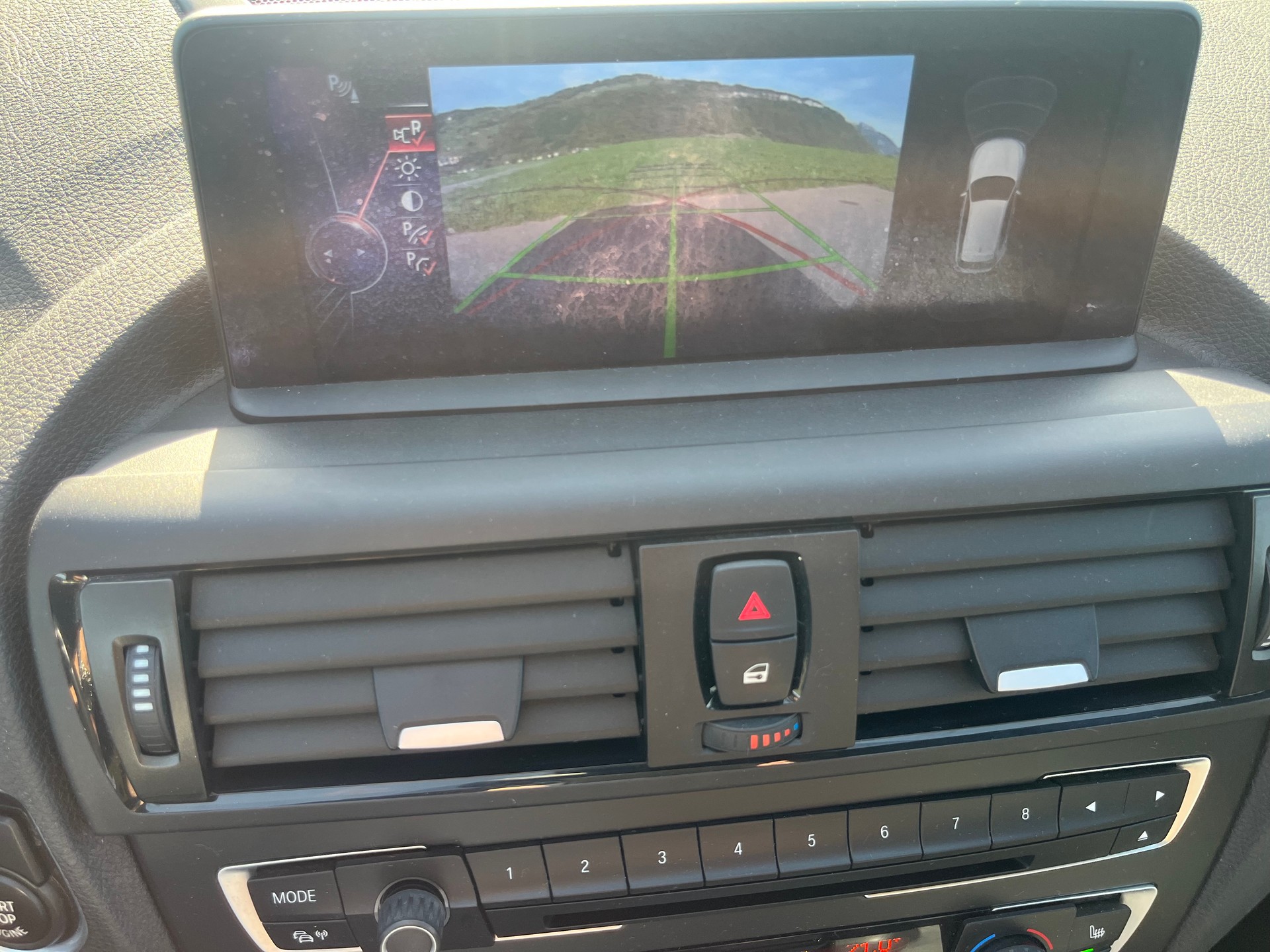 BMW M135i xDrive Steptronic-image-5