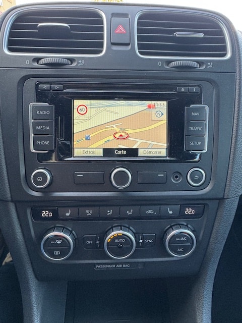 VW Golf Cabrio 1.2 TSI BlueMotion Technology Cup-image-16