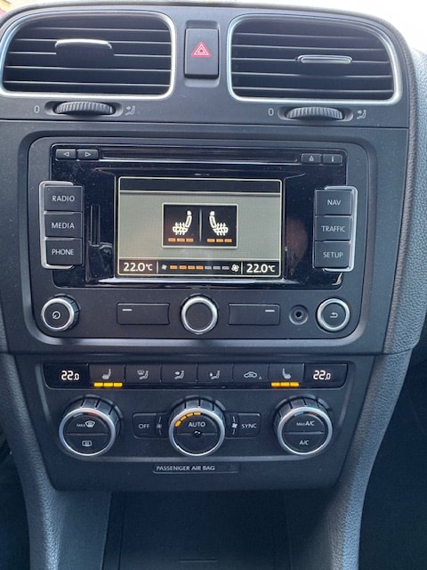 VW Golf Cabrio 1.2 TSI BlueMotion Technology Cup-image-19