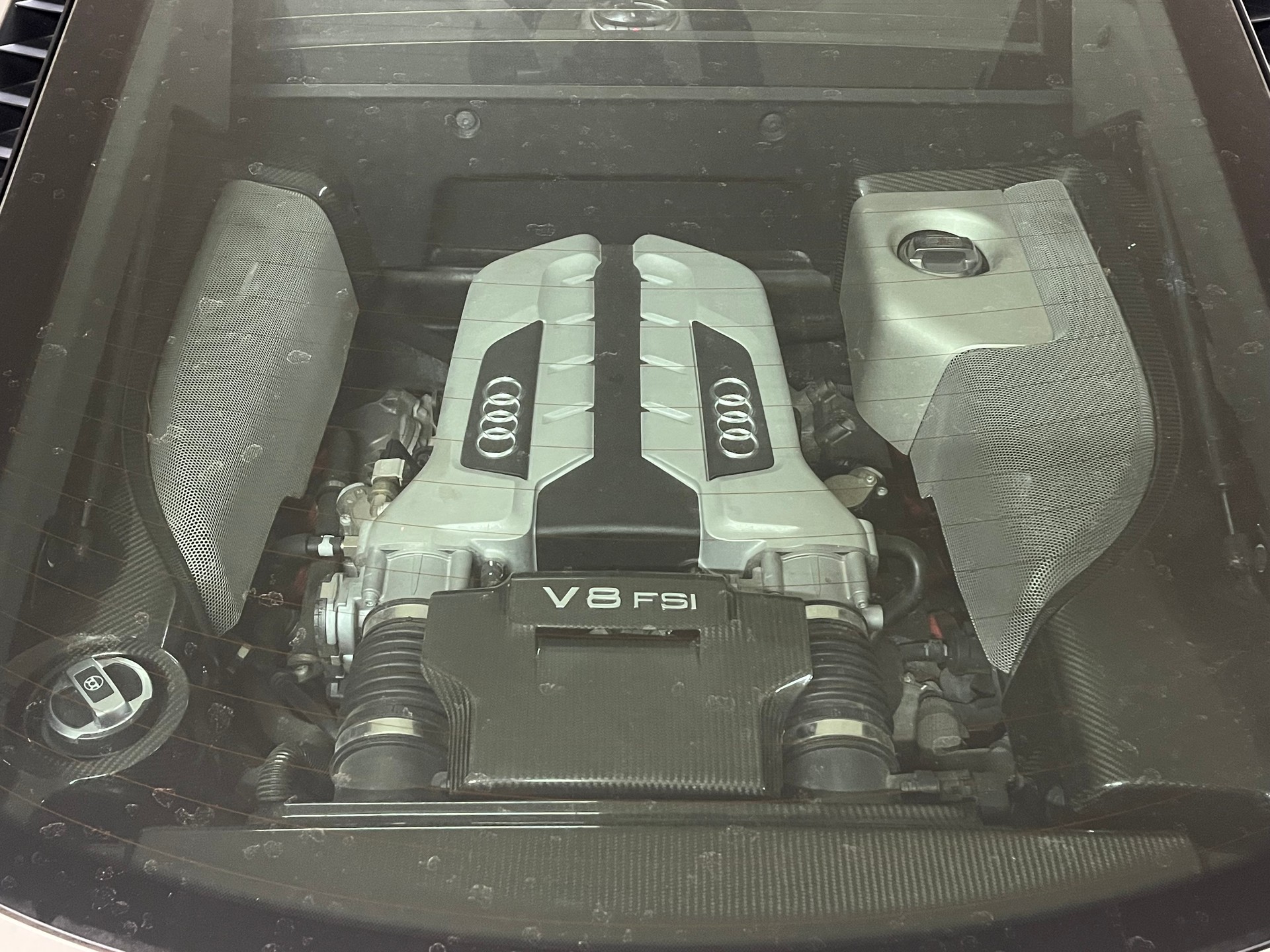 AUDI R8 Coupé 4.2-image-15