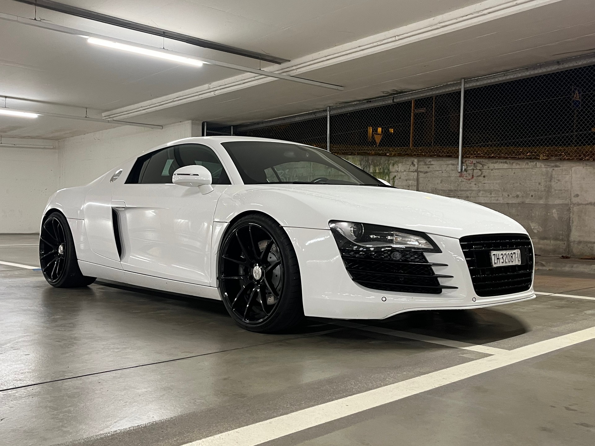 AUDI R8 Coupé 4.2-image-0