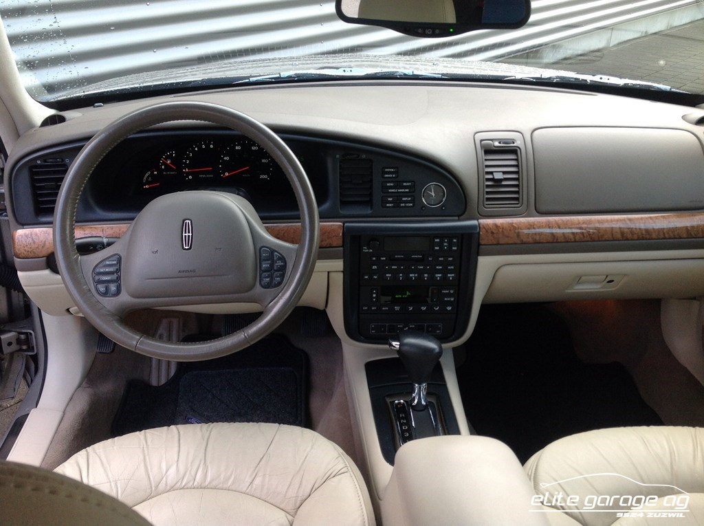 LINCOLN Continental-image-9