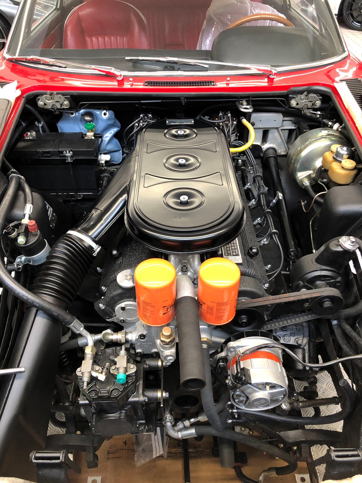 FERRARI 365 GT 2+2-image-11