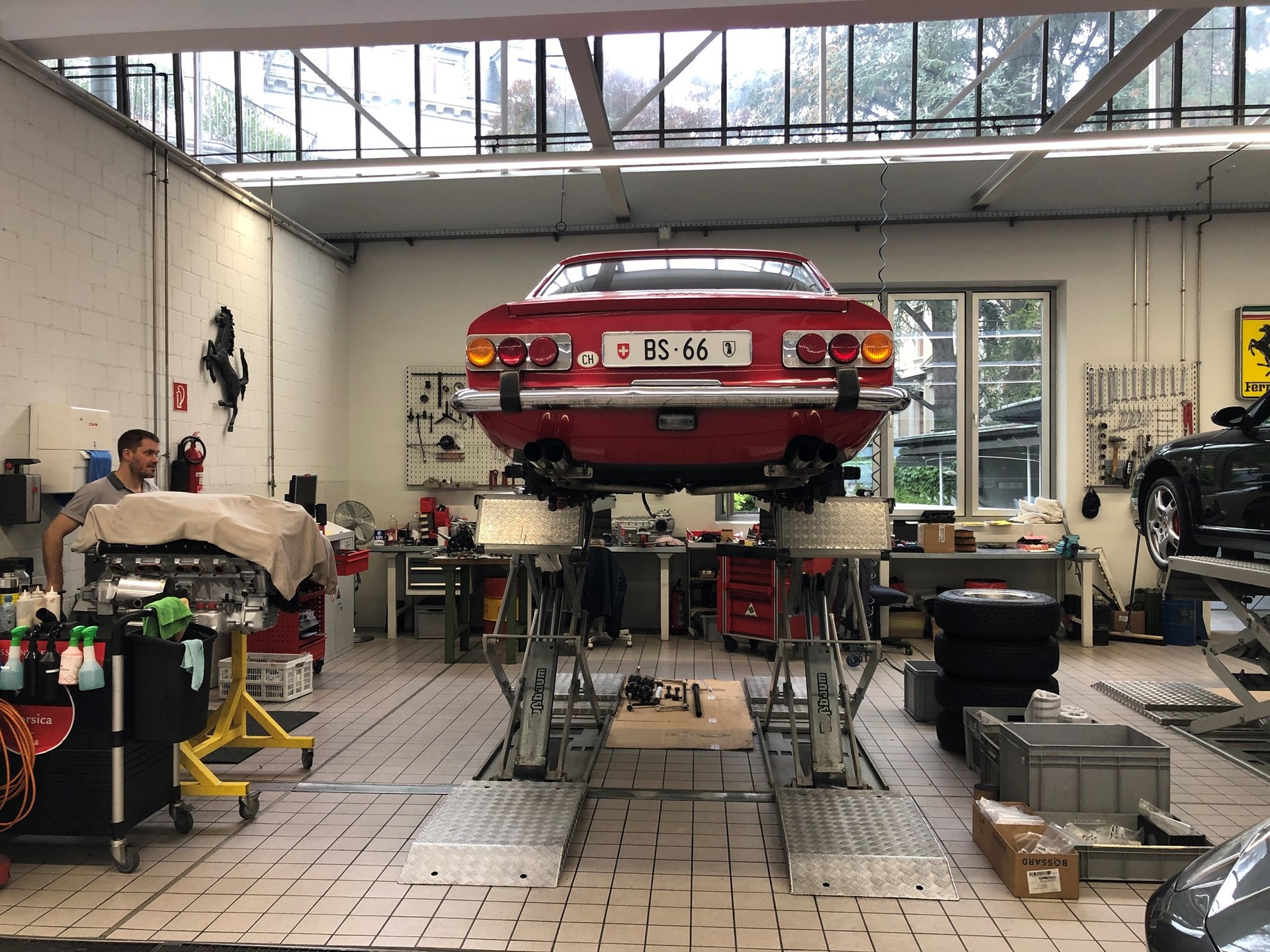 FERRARI 365 GT 2+2-image-10