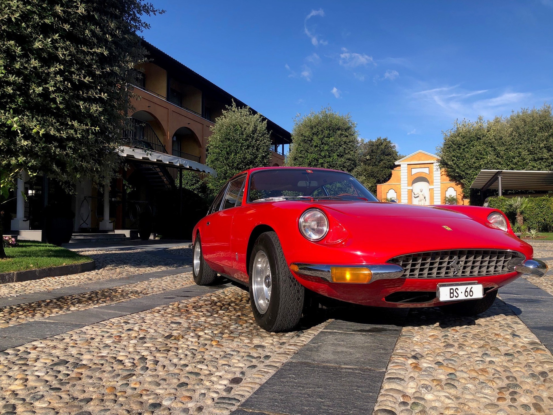 FERRARI 365 GT 2+2-image-0