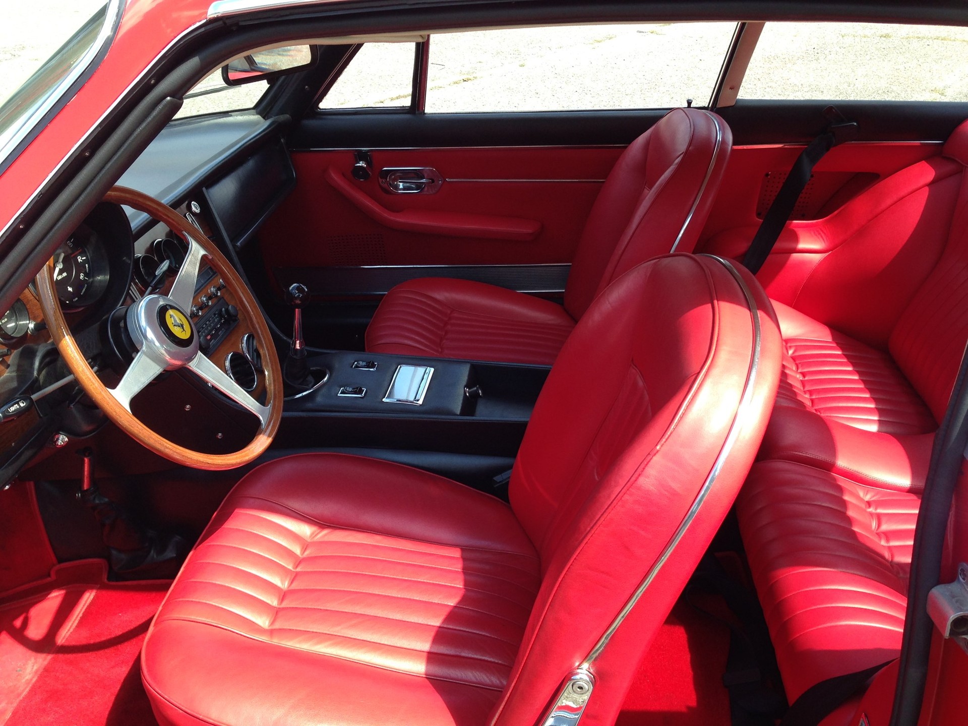 FERRARI 365 GT 2+2-image-6