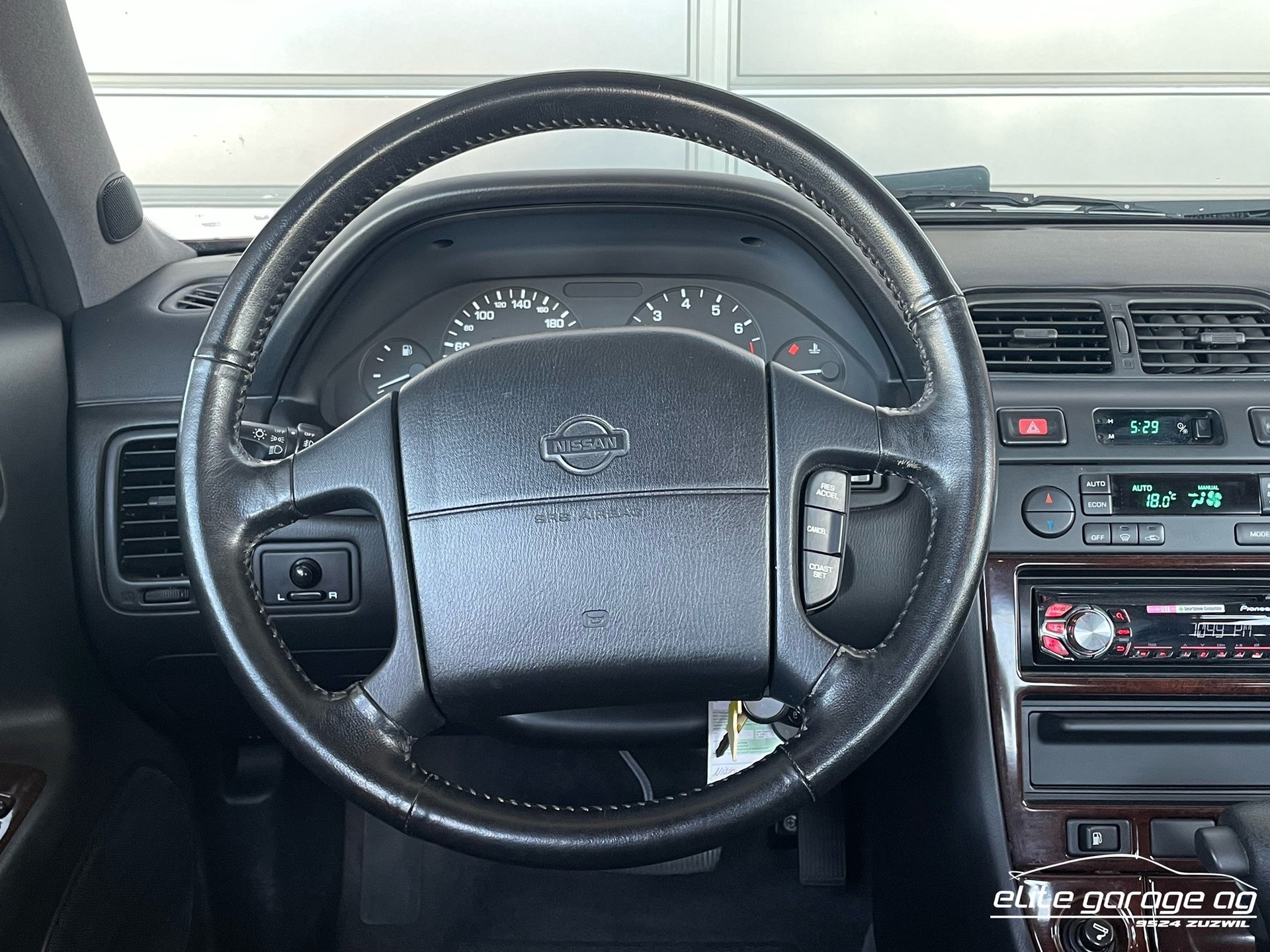 NISSAN Maxima 3.0 V6 SE A-image-9