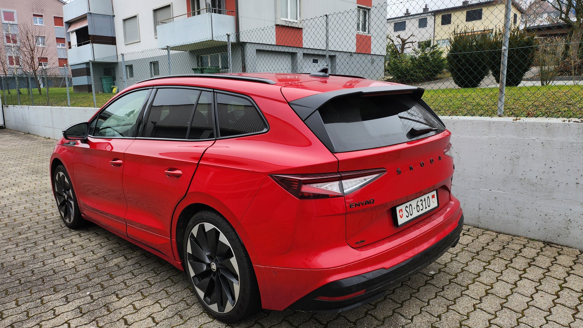 SKODA Enyaq iV 80-image-1
