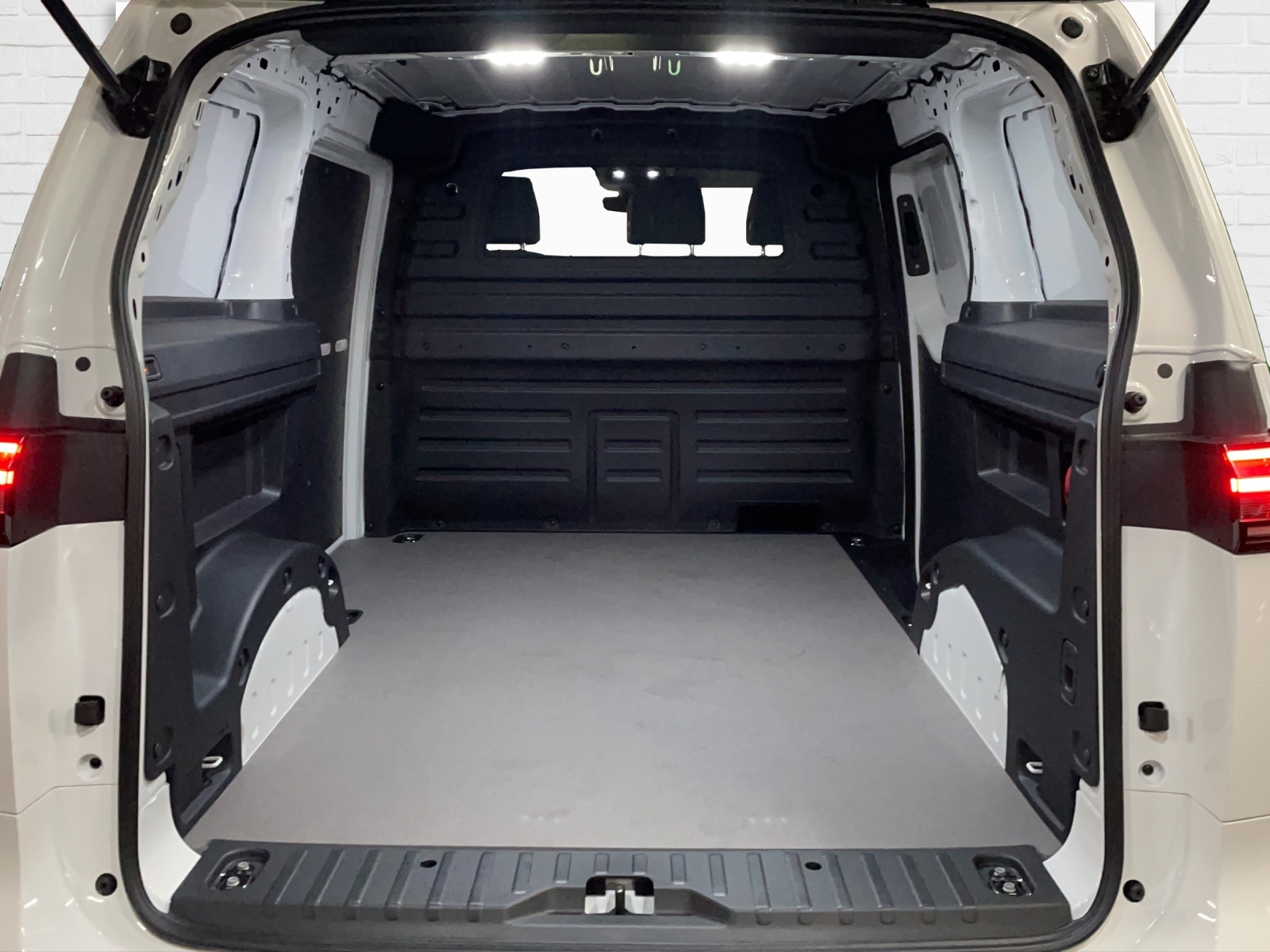 VW ID. Buzz Cargo-image-7