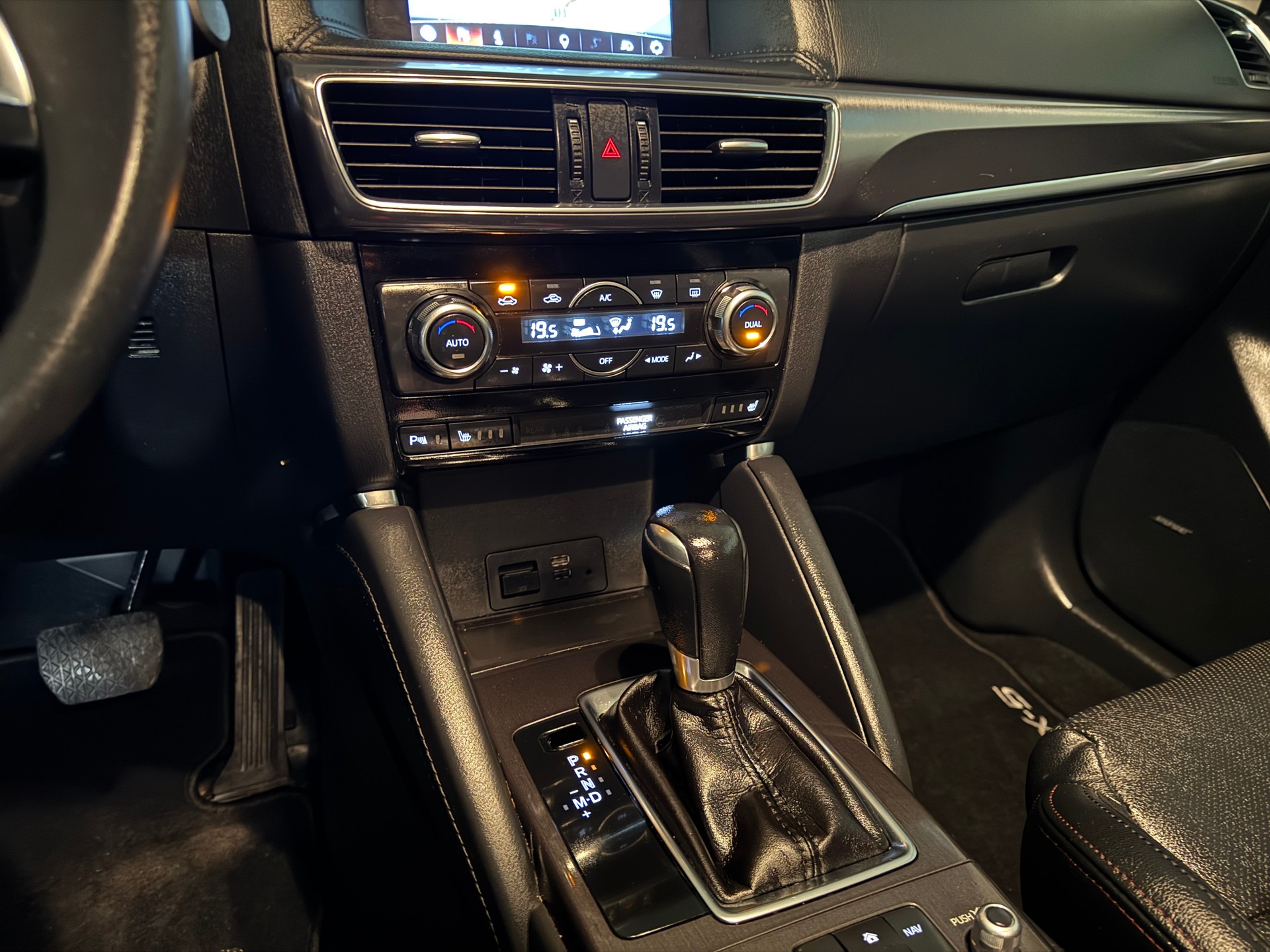 MAZDA CX-5 2.2 D HP Revolution AWD Automatic-image-27