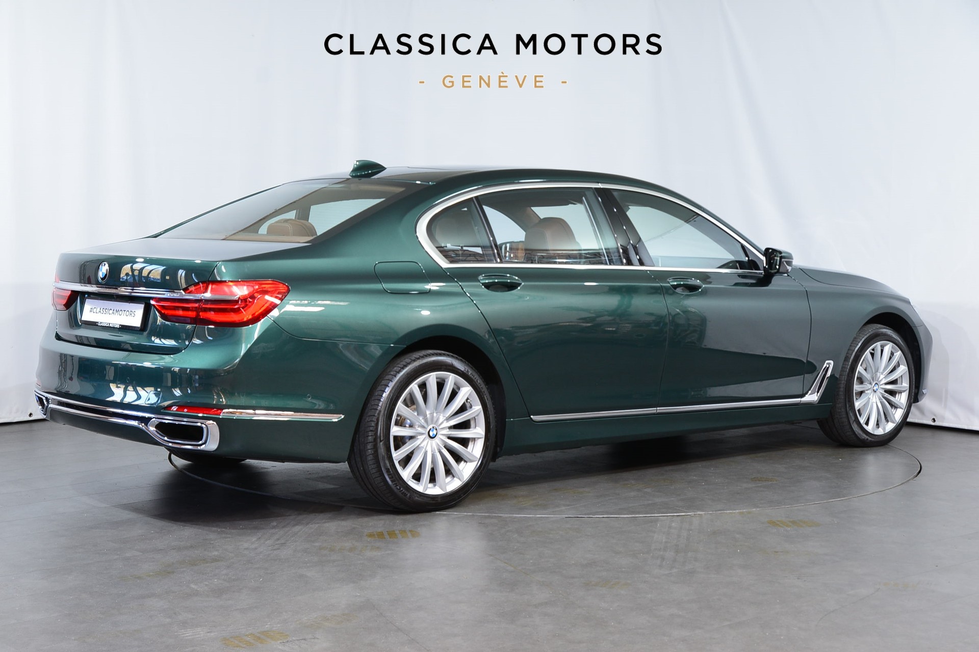 BMW 750Li xDrive Steptronic-showroom-element-3