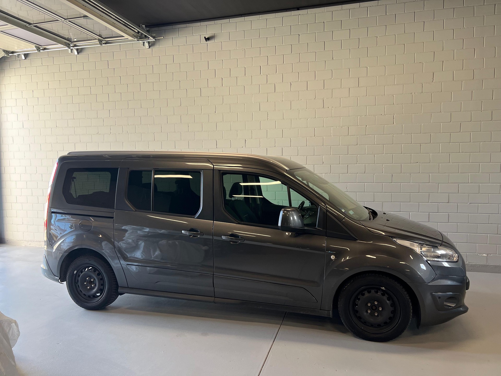 FORD TOURNEO CONNECT-image-4