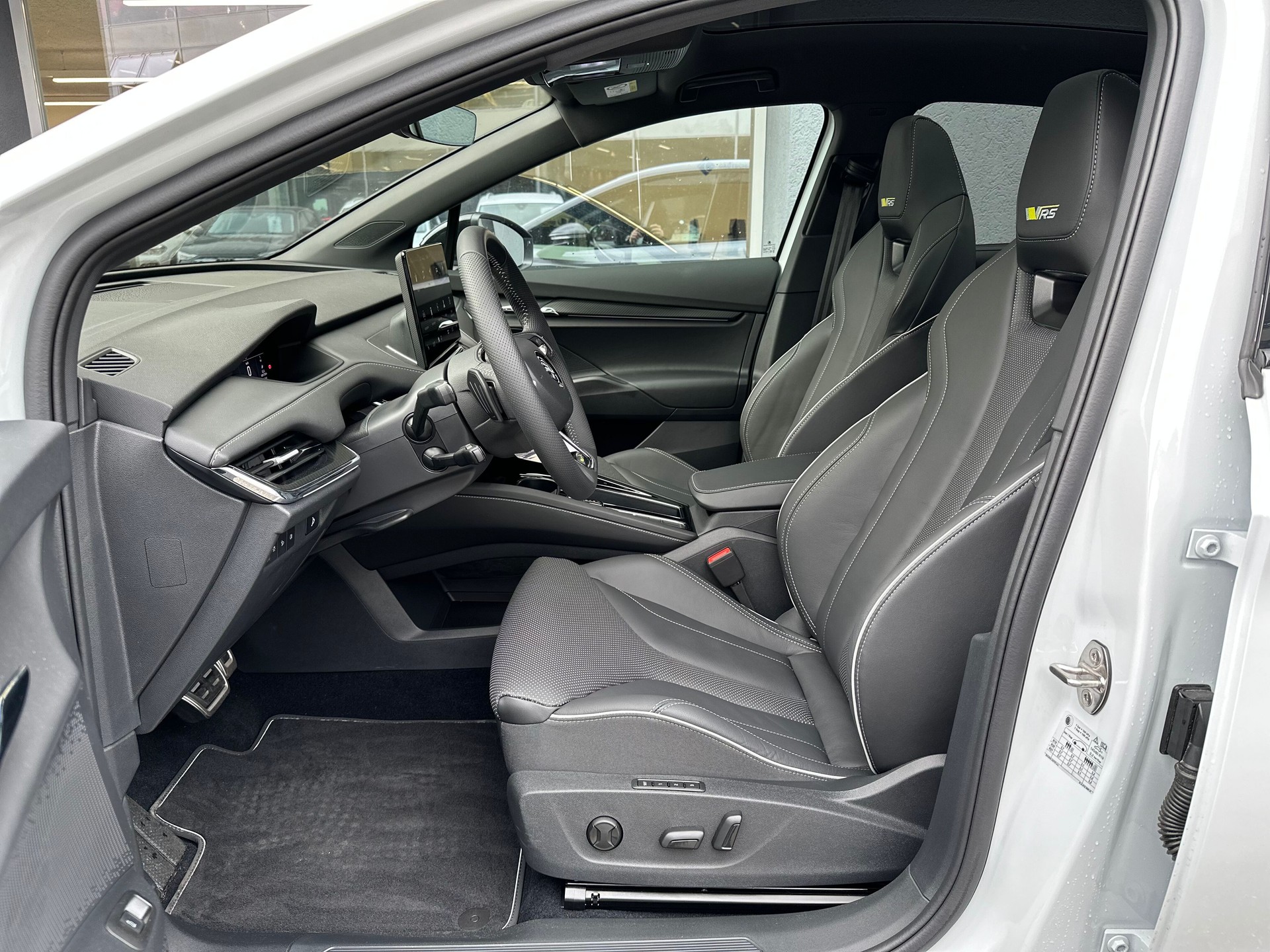 SKODA Enyaq Coupé RS iV 80 4x4-image-6