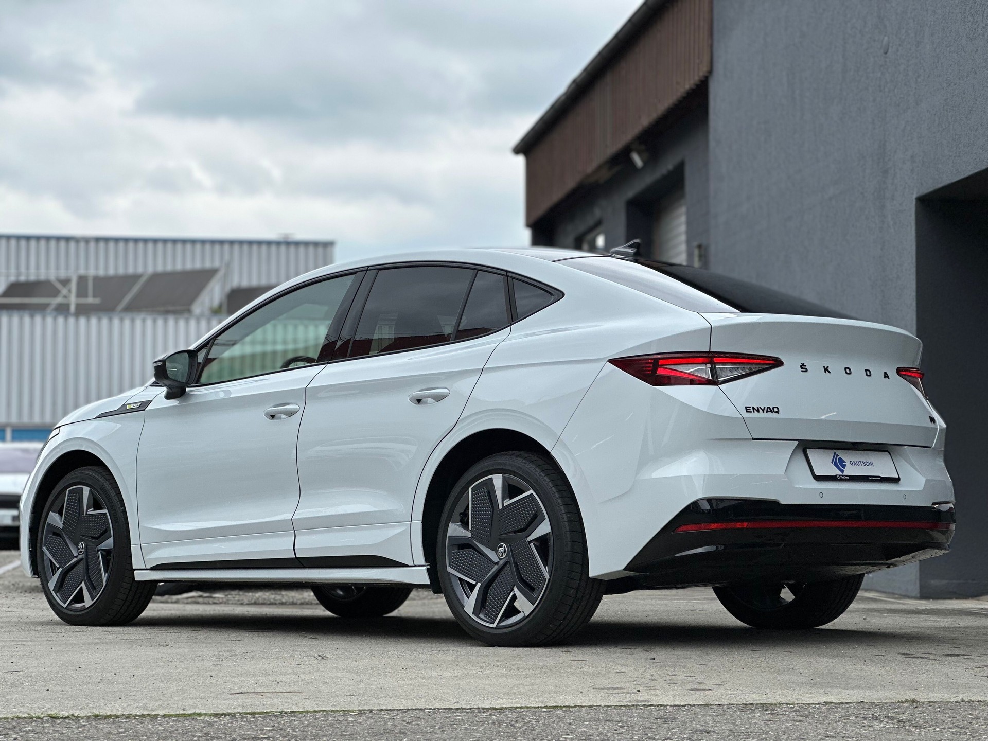 SKODA Enyaq Coupé RS iV 80 4x4-image-3