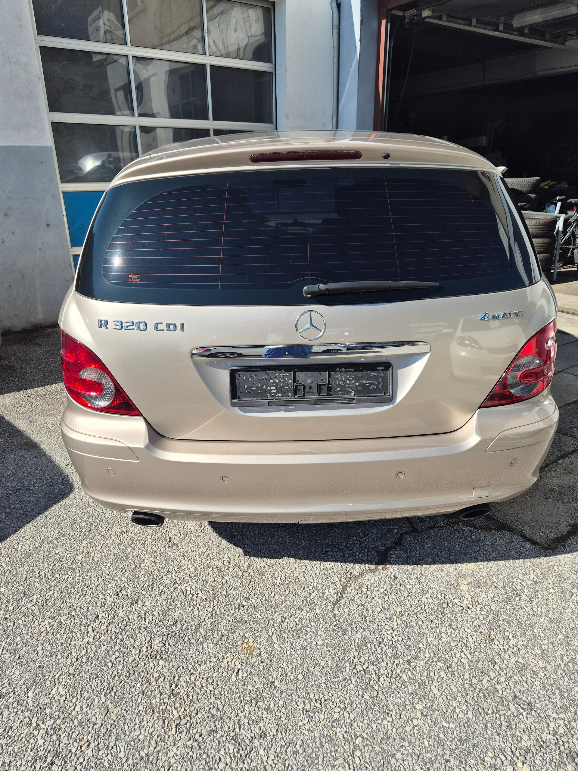 MERCEDES-BENZ R 320 CDI L 4Matic 7G-Tronic-image-15