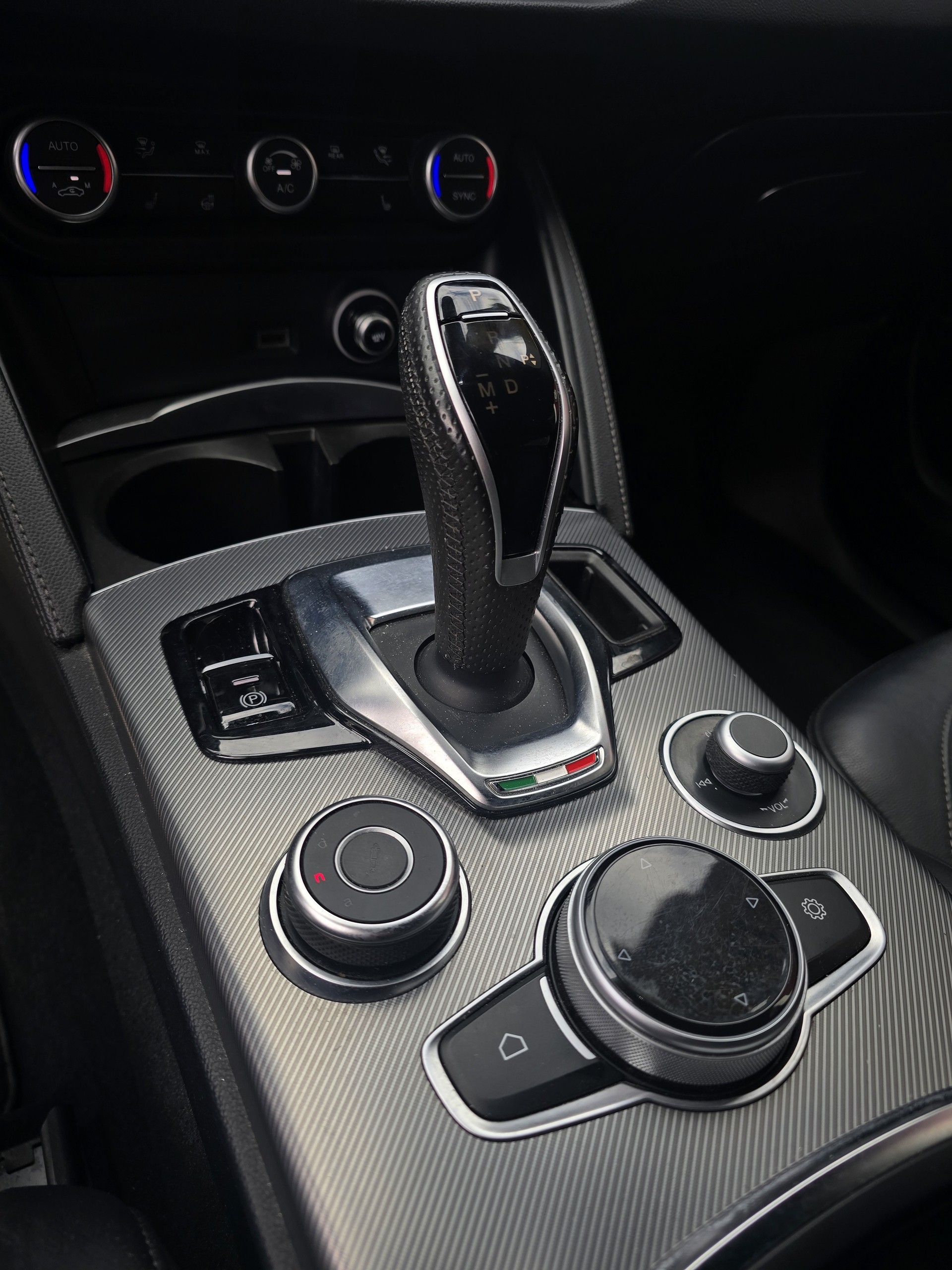 ALFA ROMEO Stelvio 2.0 Veloce Q4 Automatic-image-10