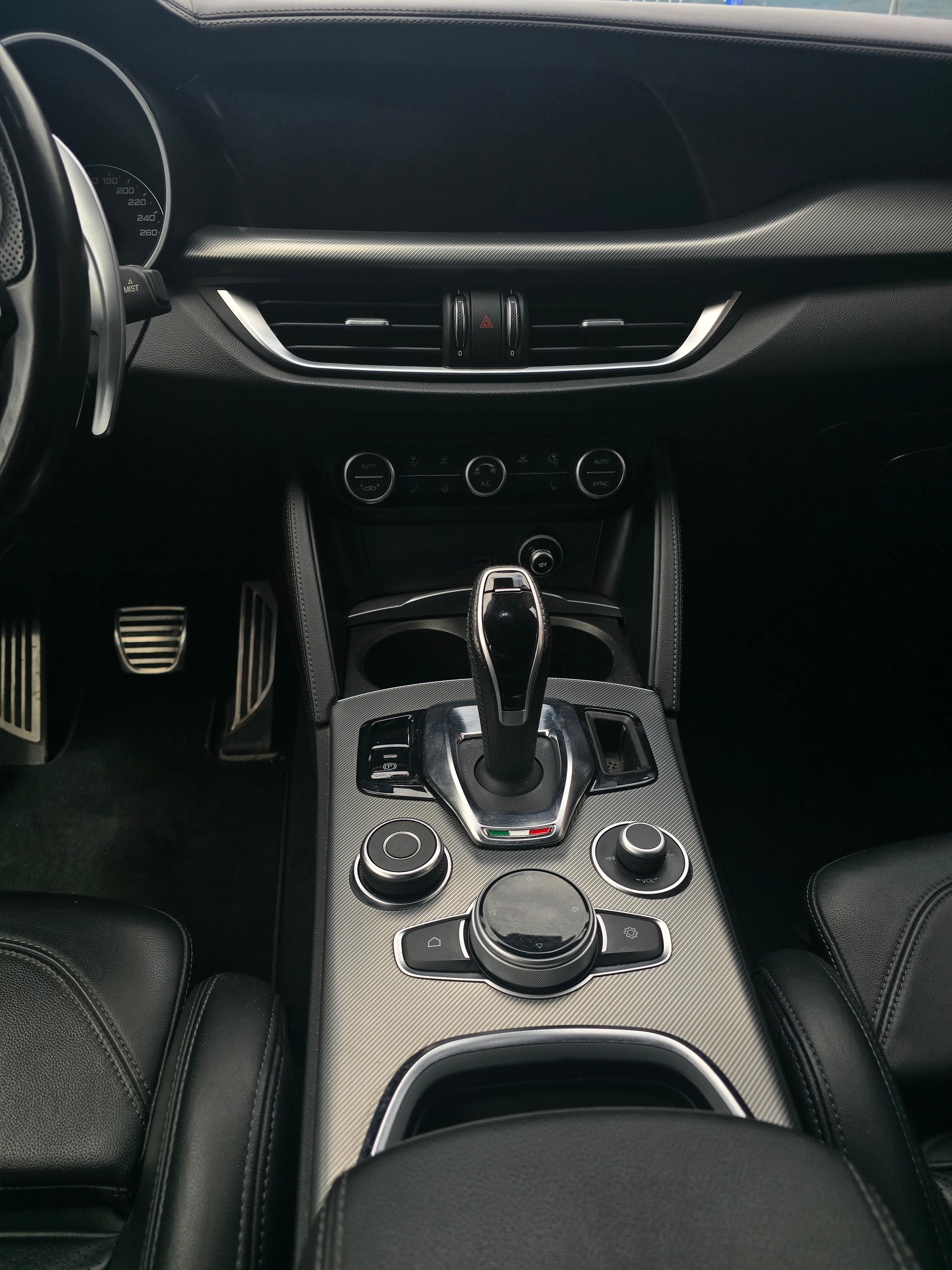 ALFA ROMEO Stelvio 2.0 Veloce Q4 Automatic-image-9