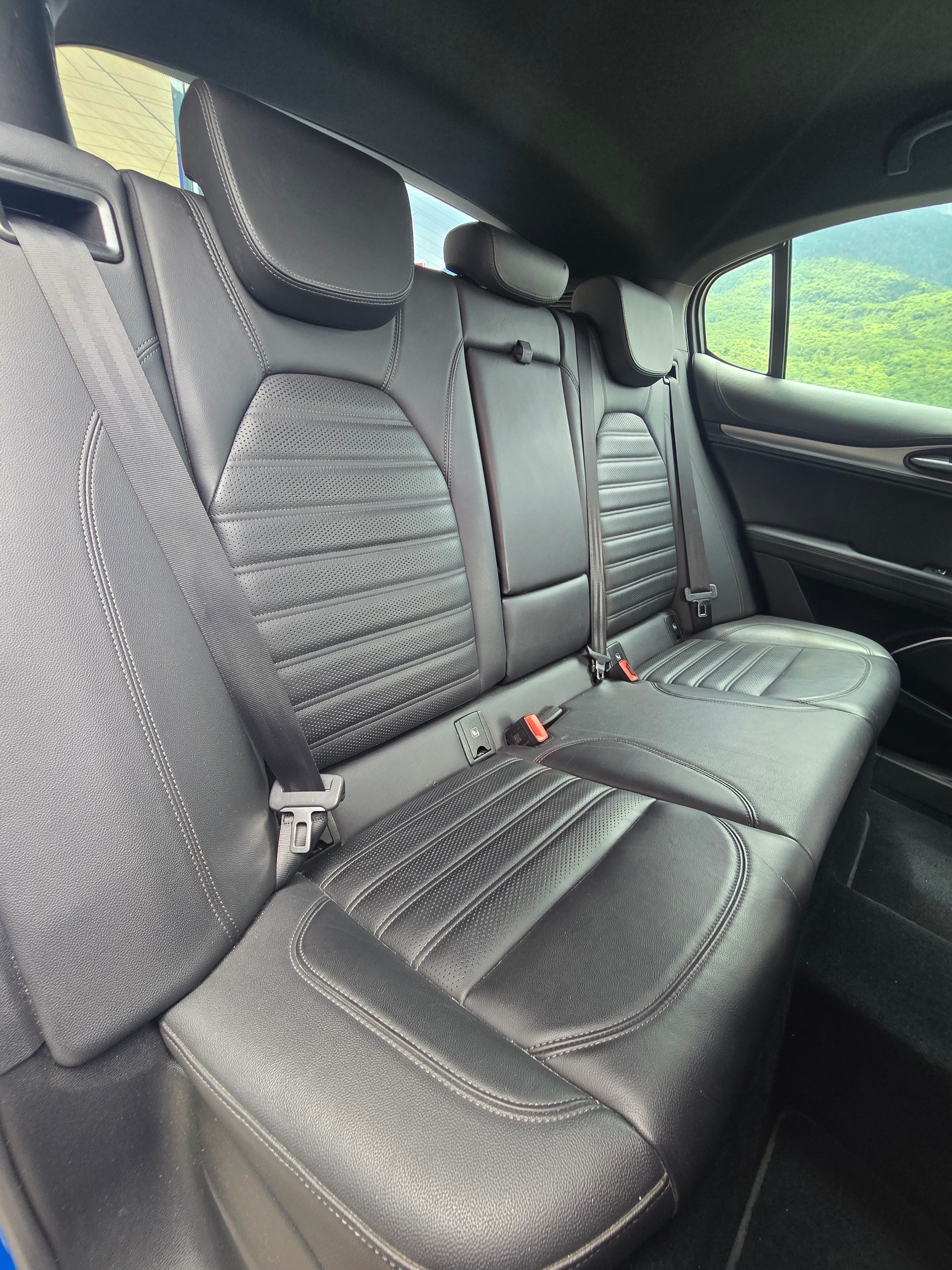 ALFA ROMEO Stelvio 2.0 Veloce Q4 Automatic-image-17