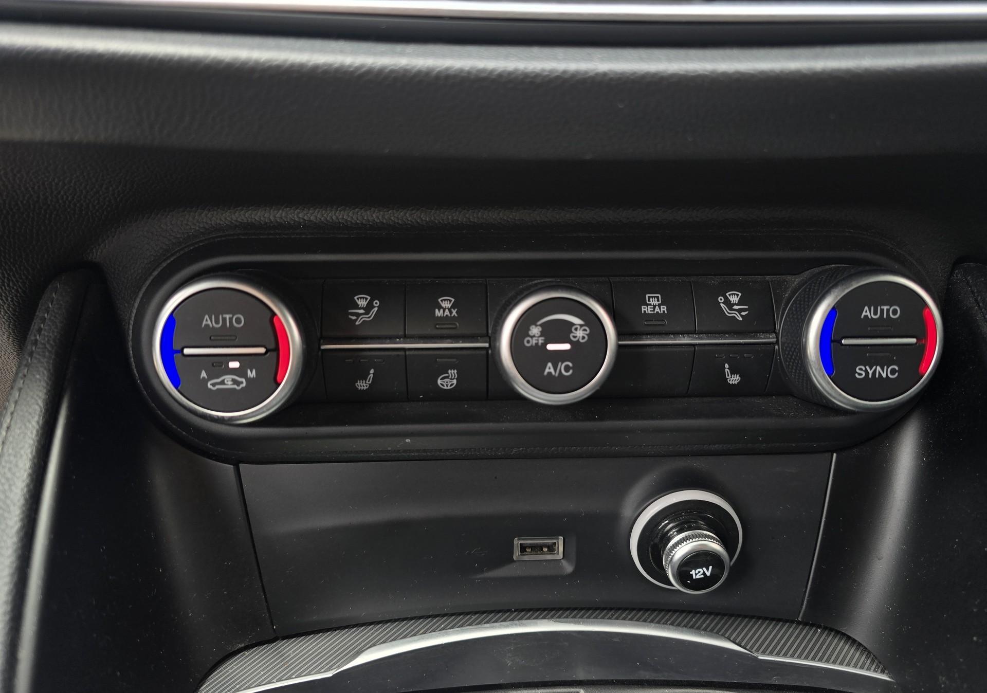 ALFA ROMEO Stelvio 2.0 Veloce Q4 Automatic-image-12