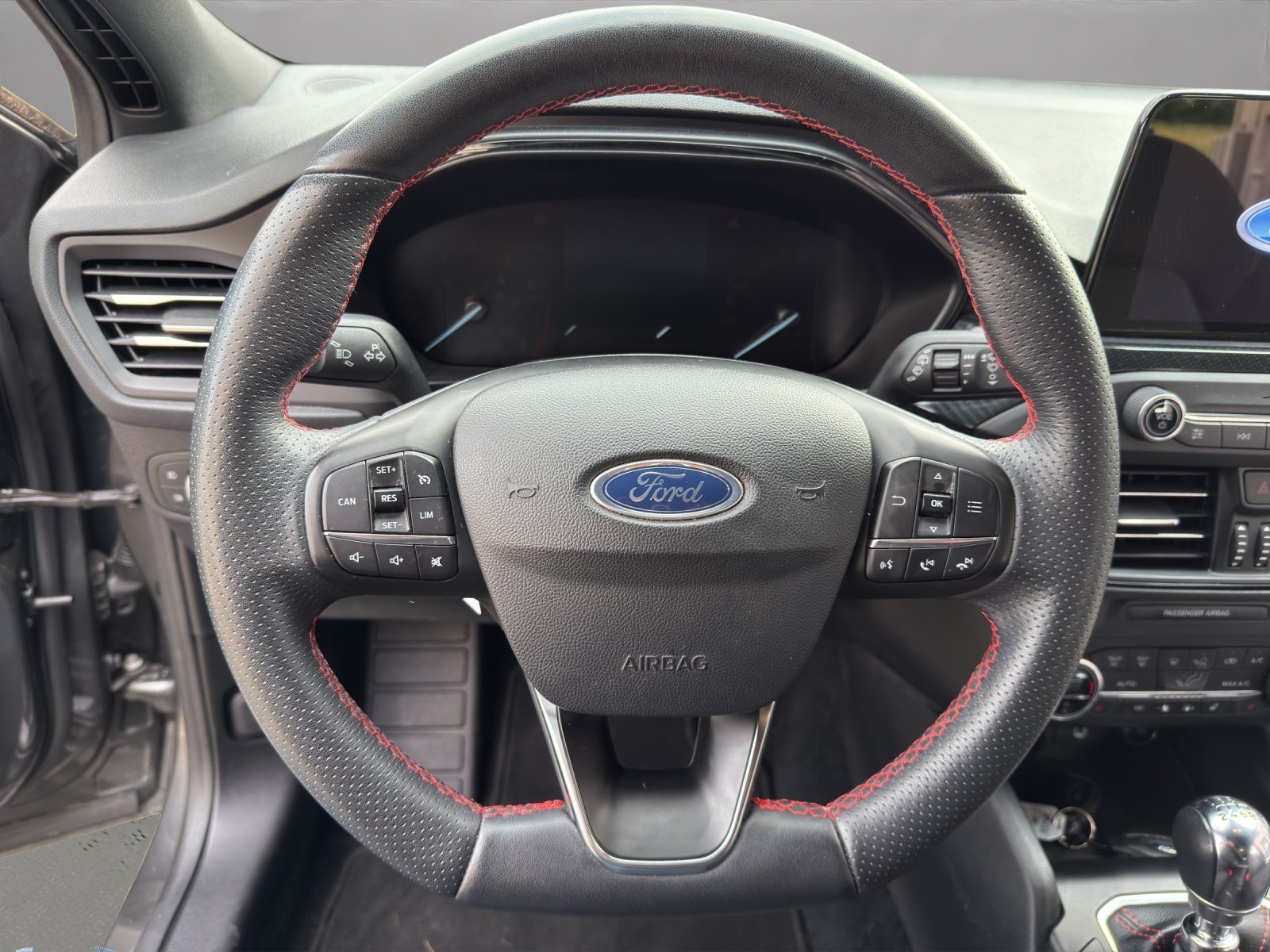 FORD Focus 1.0 SCTi ST-LINE-image-9