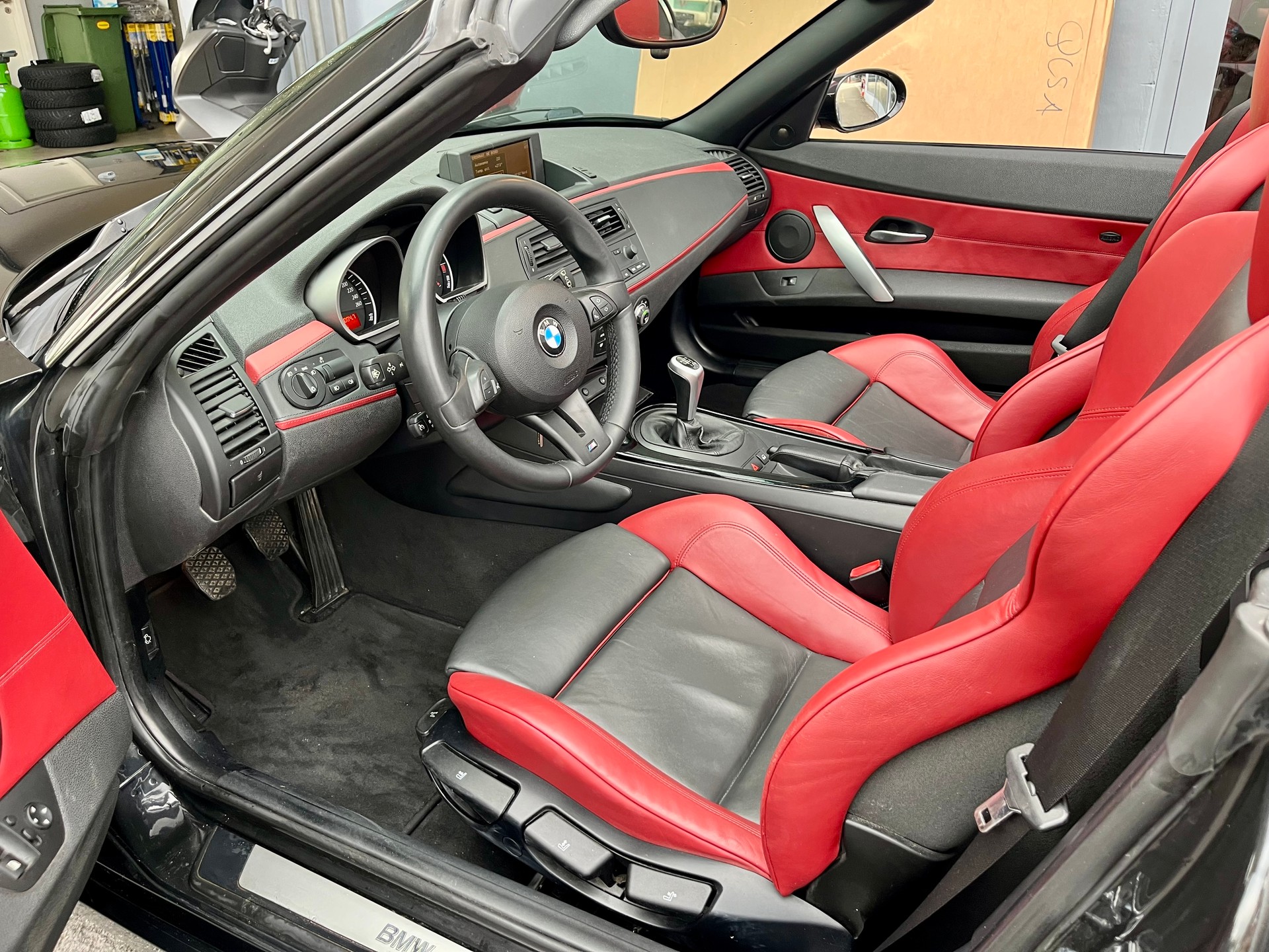 BMW Z4 3.0si Roadster-image-8