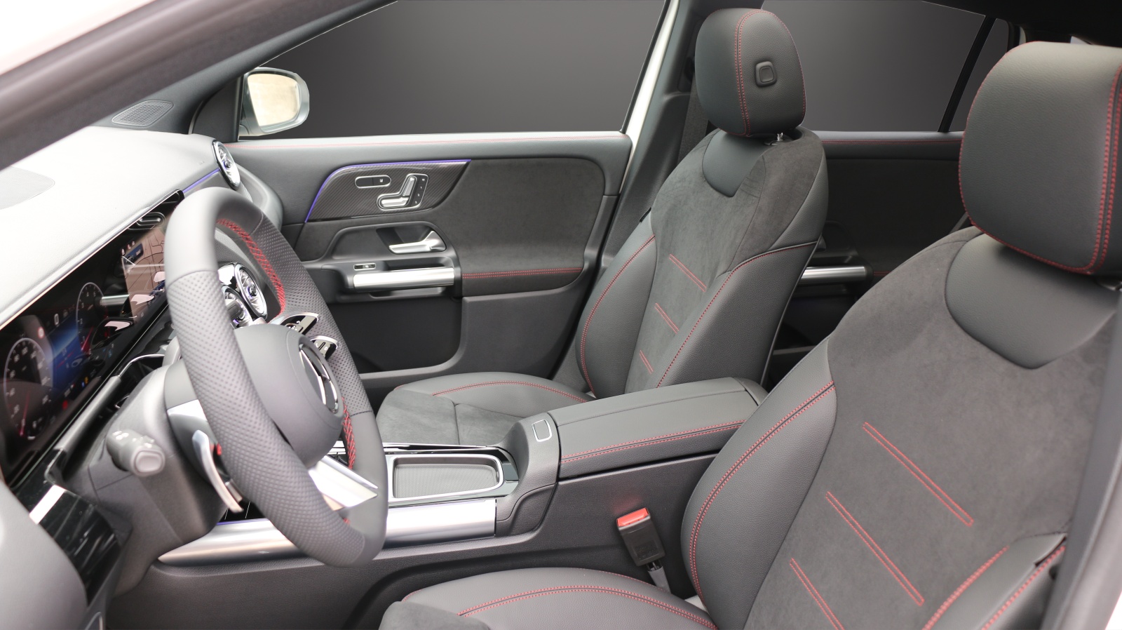MERCEDES-BENZ GLA 200 7G-DCT Night Star-image-8