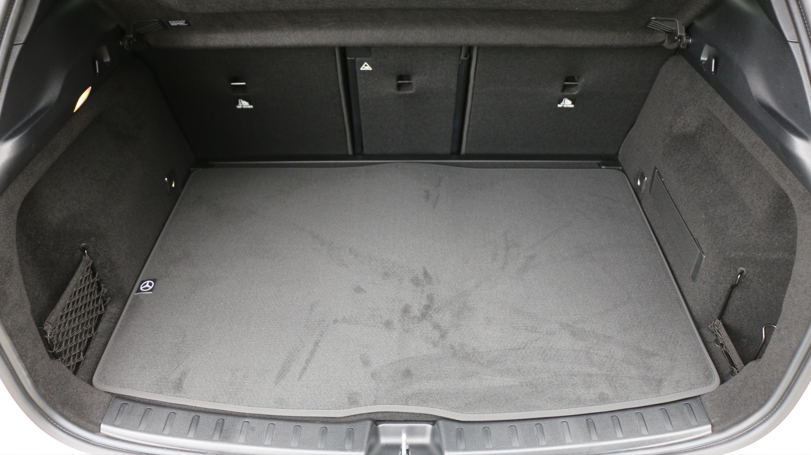 MERCEDES-BENZ GLA 200 7G-DCT Night Star-image-11