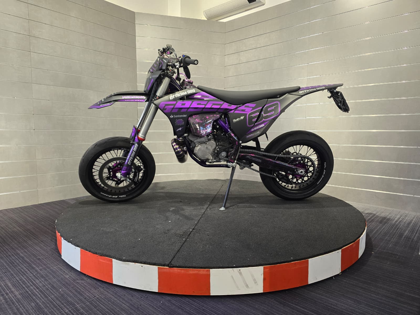 GASGAS EC 300-showroom-element-1