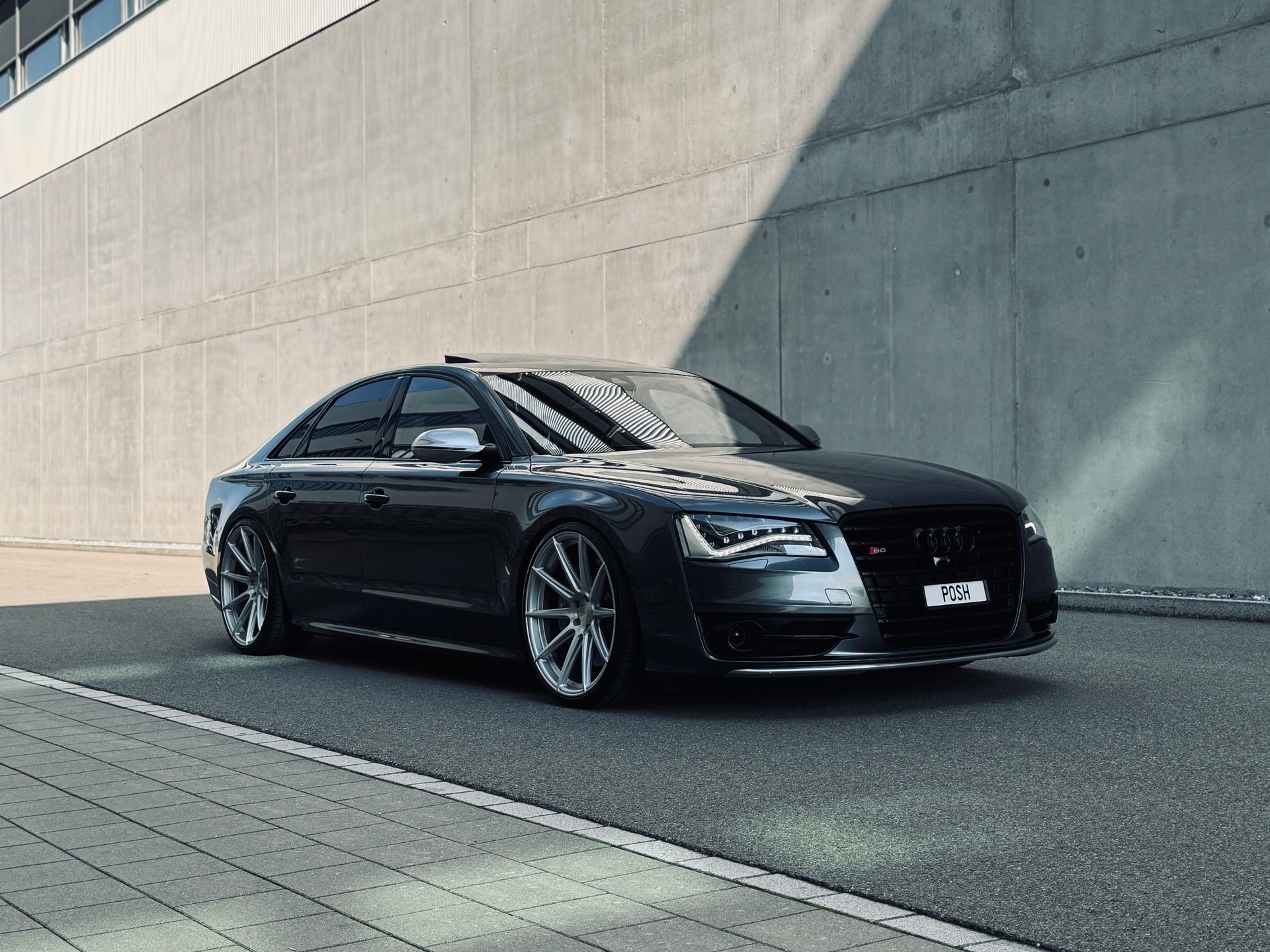 AUDI S8 4.0 TFSI V8 quattro tiptronic-image-4
