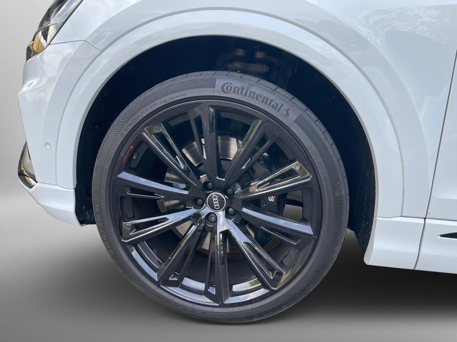 AUDI SQ8 TFSI quattro tiptronic-image-3